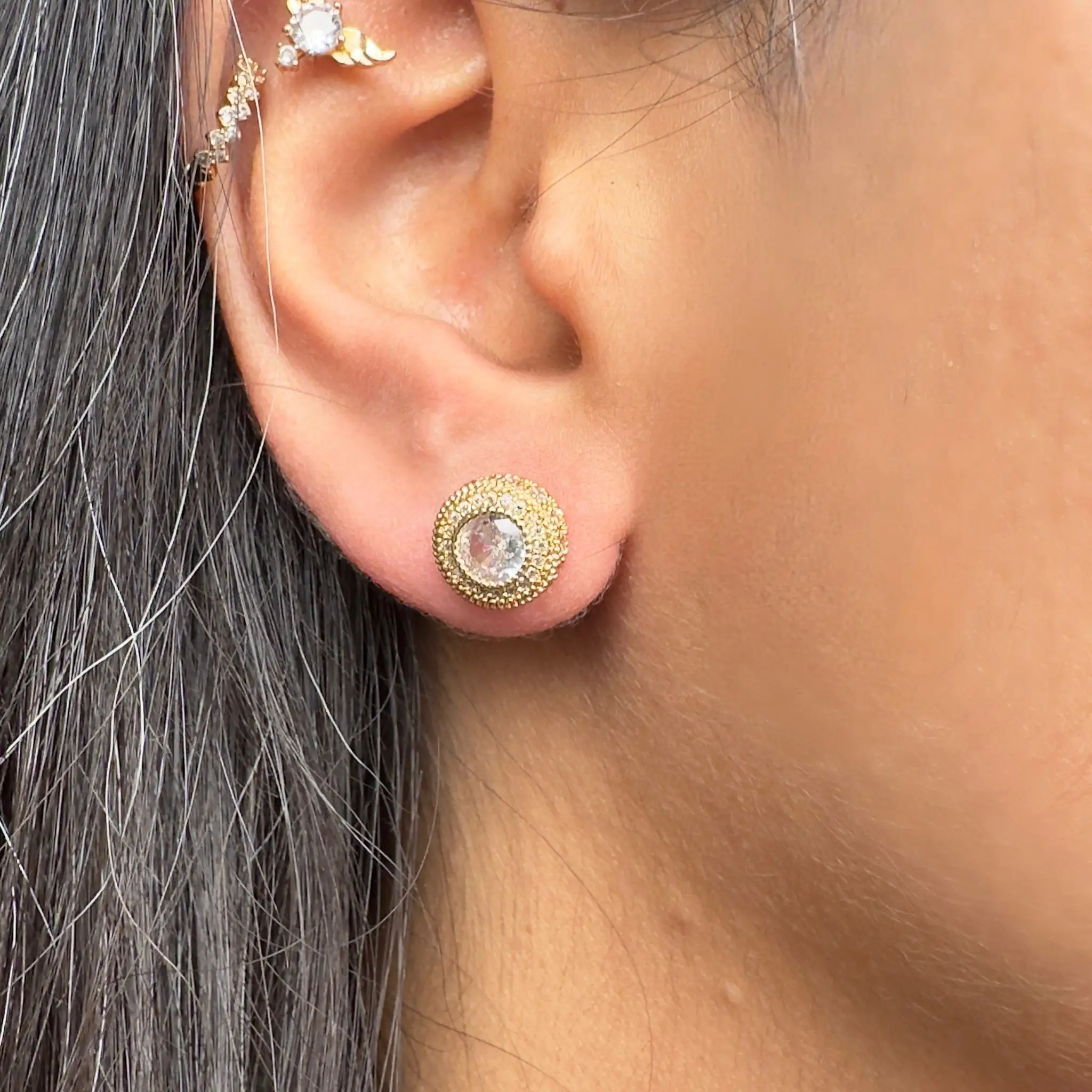 Taş İşlemeli Minik Top Küpe