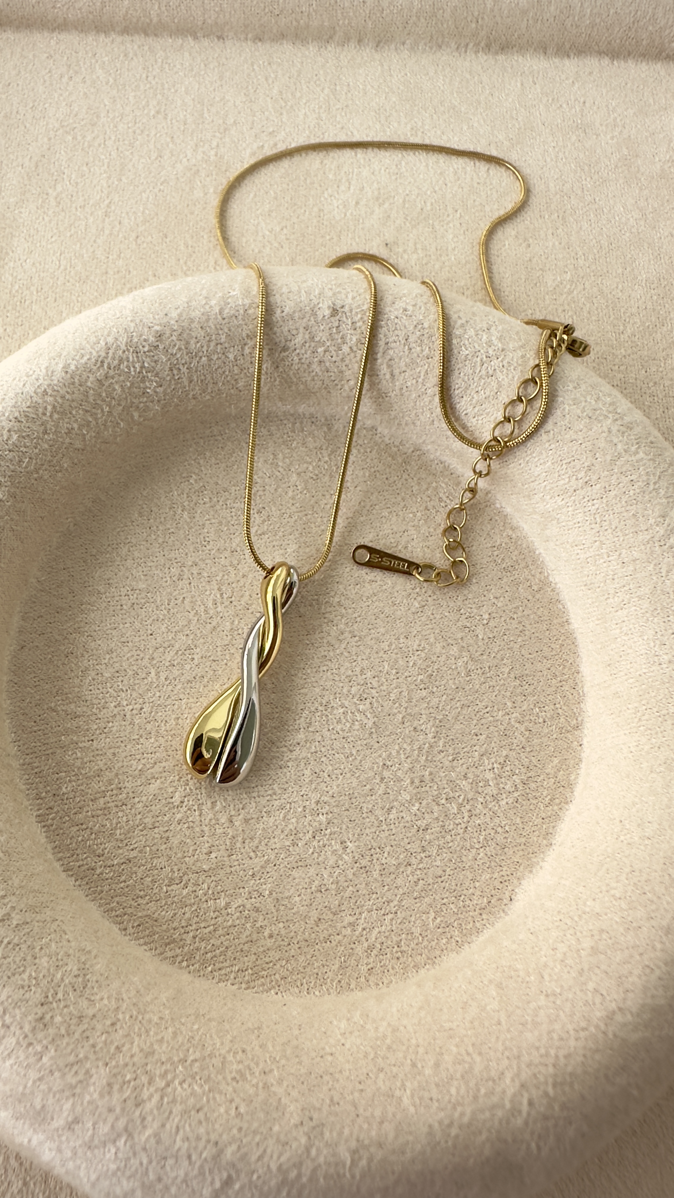 Sarmal Gold & Silver Uçlu Gold Çelik Kolye