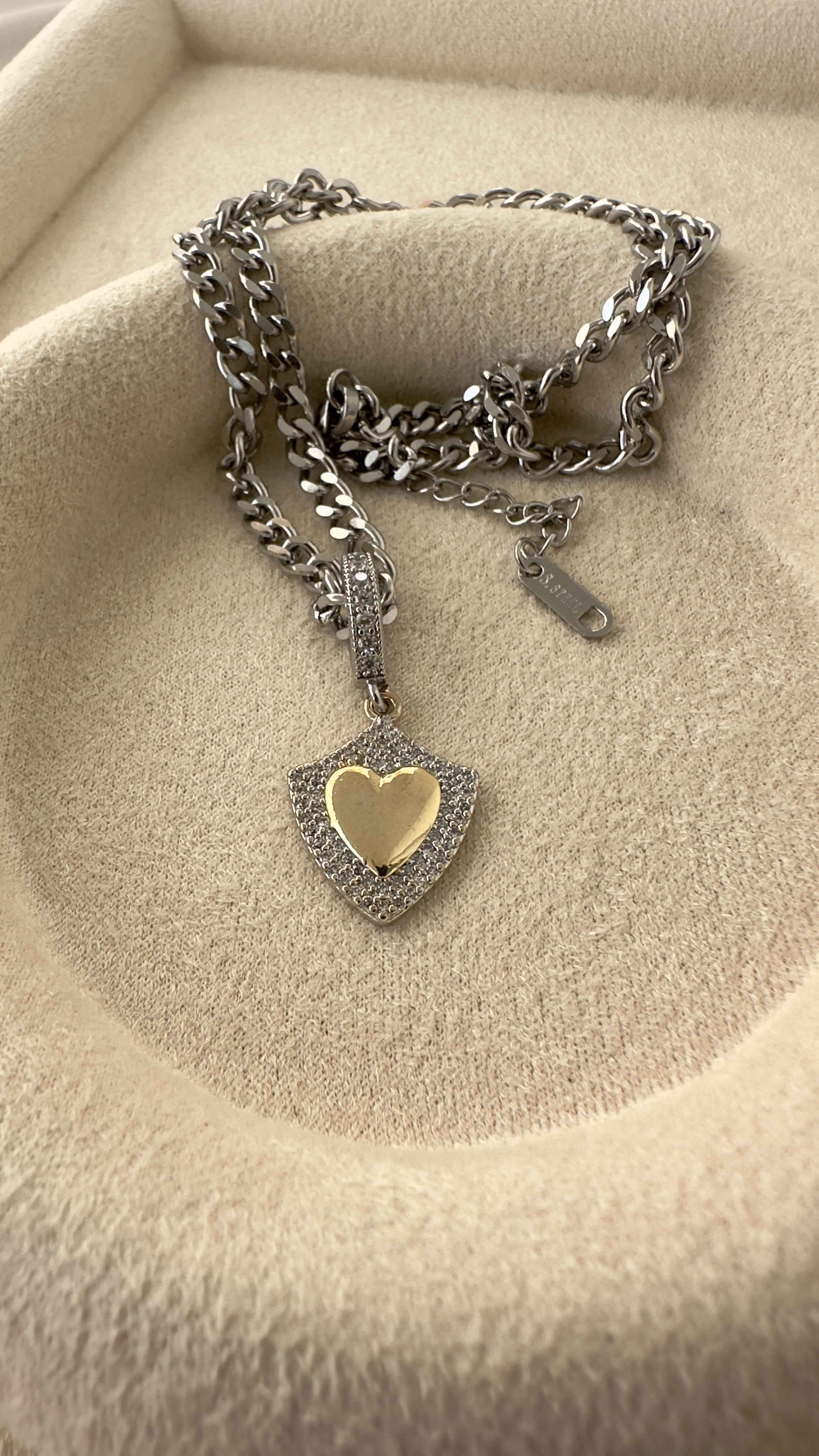 Arma Kalp Detaylı Silver Çelik Kolye