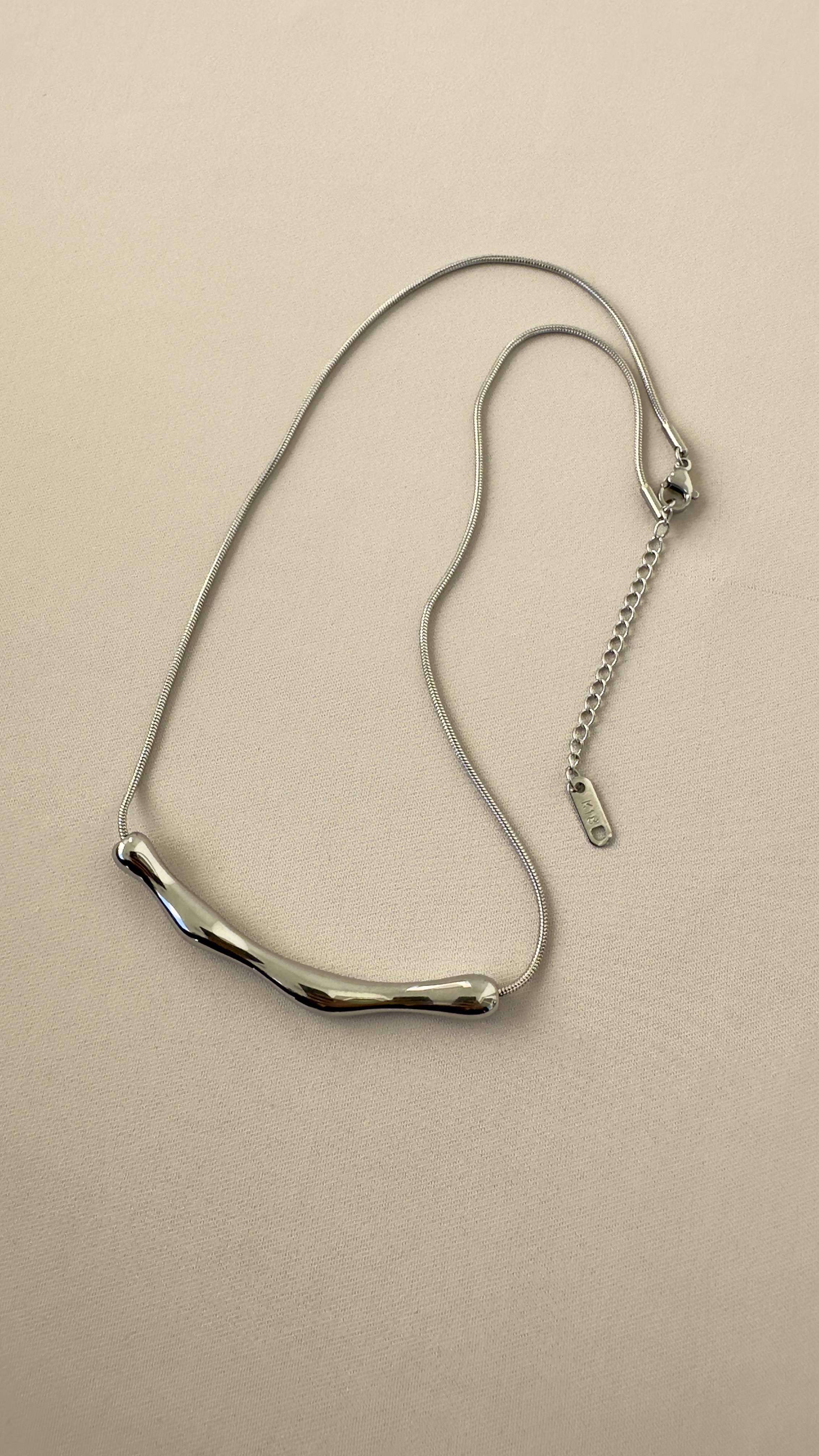 Yatay Uç Silver Çelik Kolye