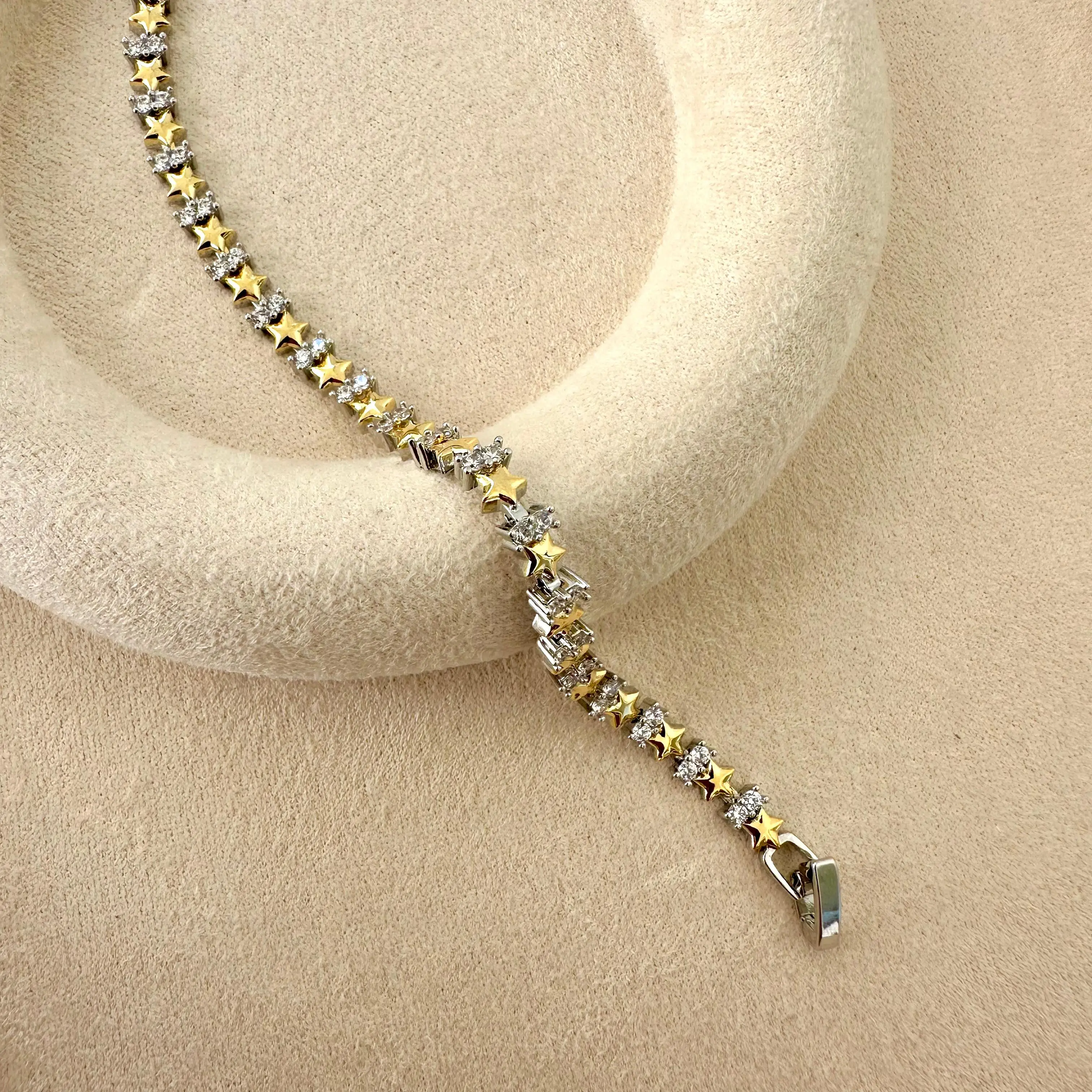 GY0014 Gold Yıldız ve Taş Sıralı Bileklik