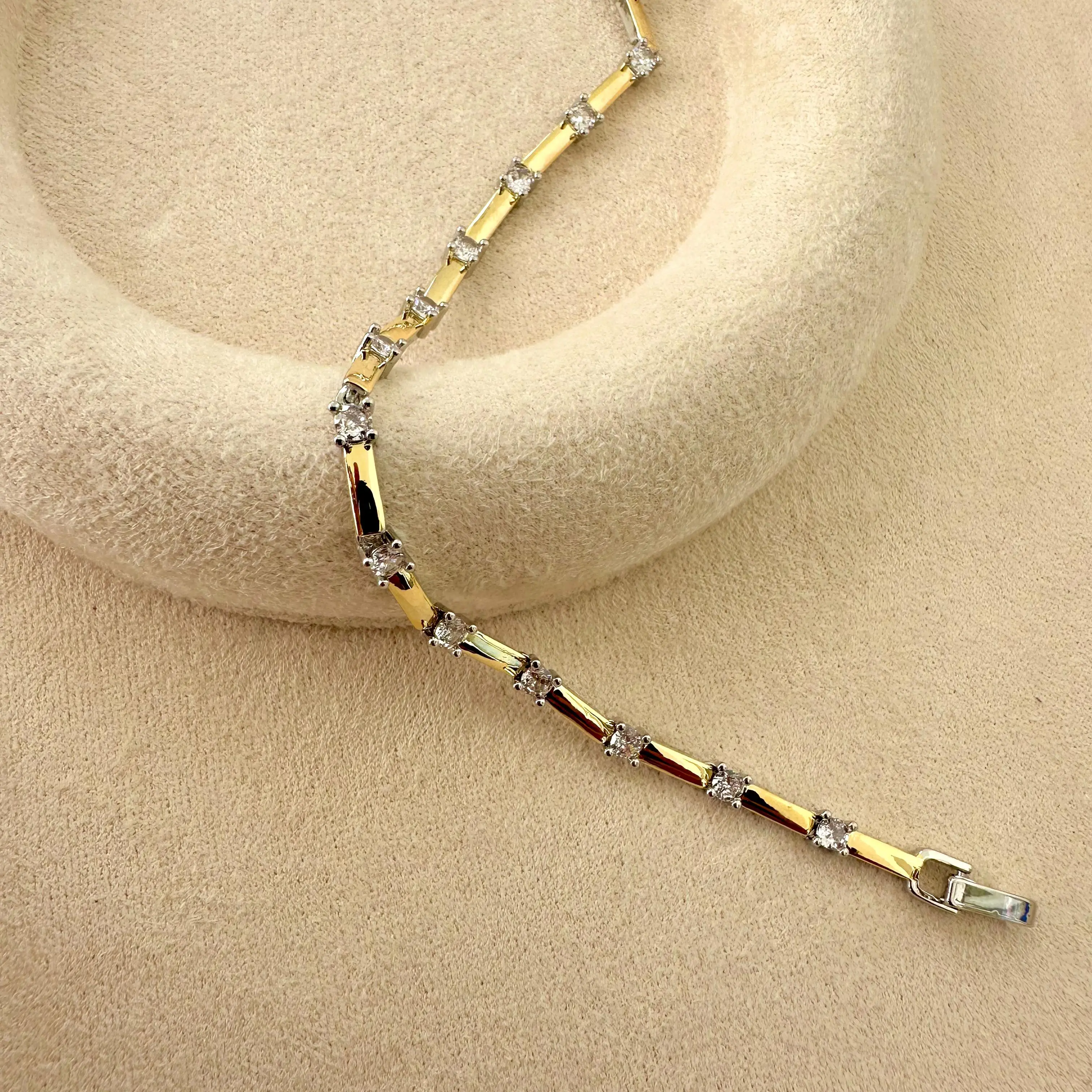 GY0020 Dikdörtgen Gold Plaka Tek Taş Bileklik