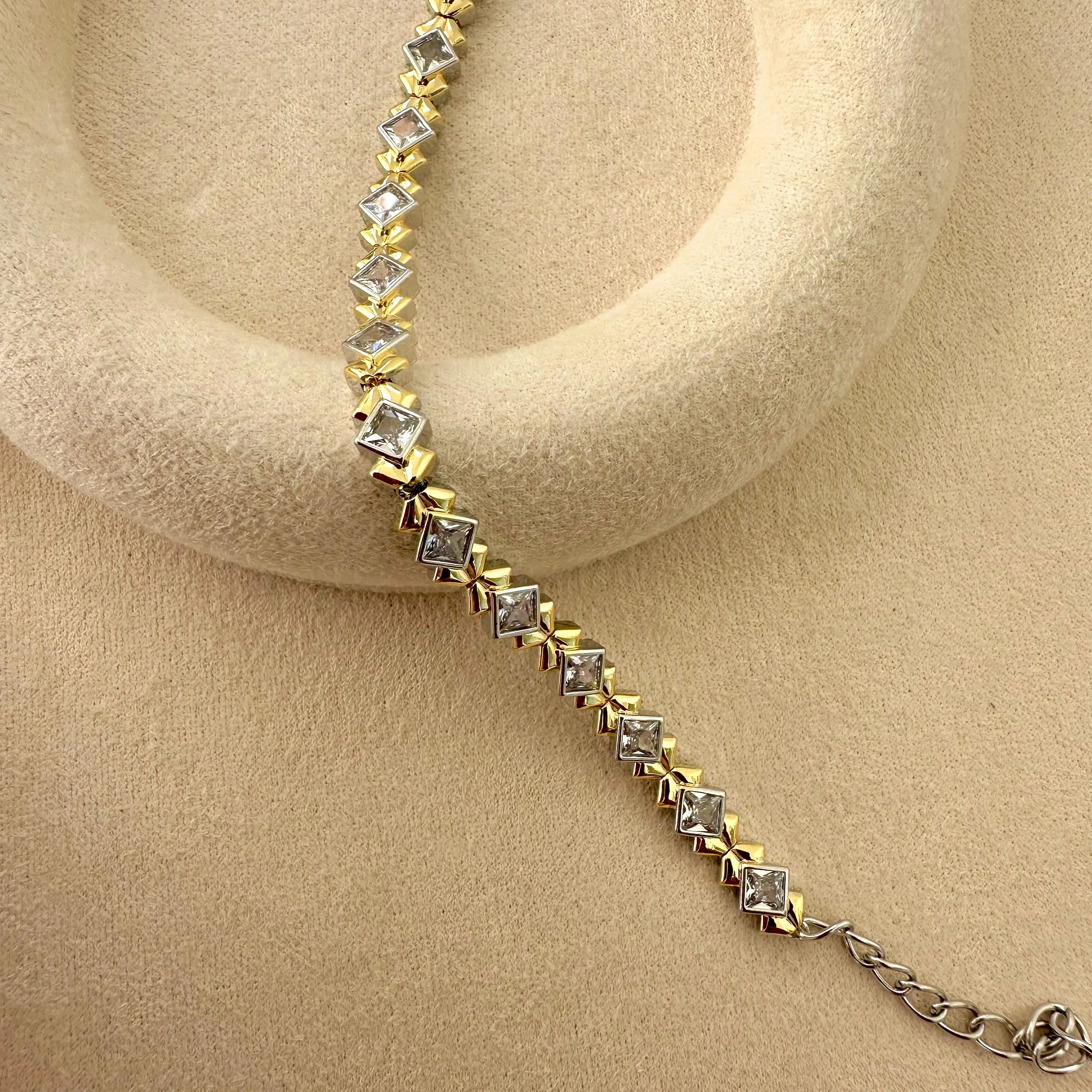 GY0022 Kare Taş Gold Silver Bileklik