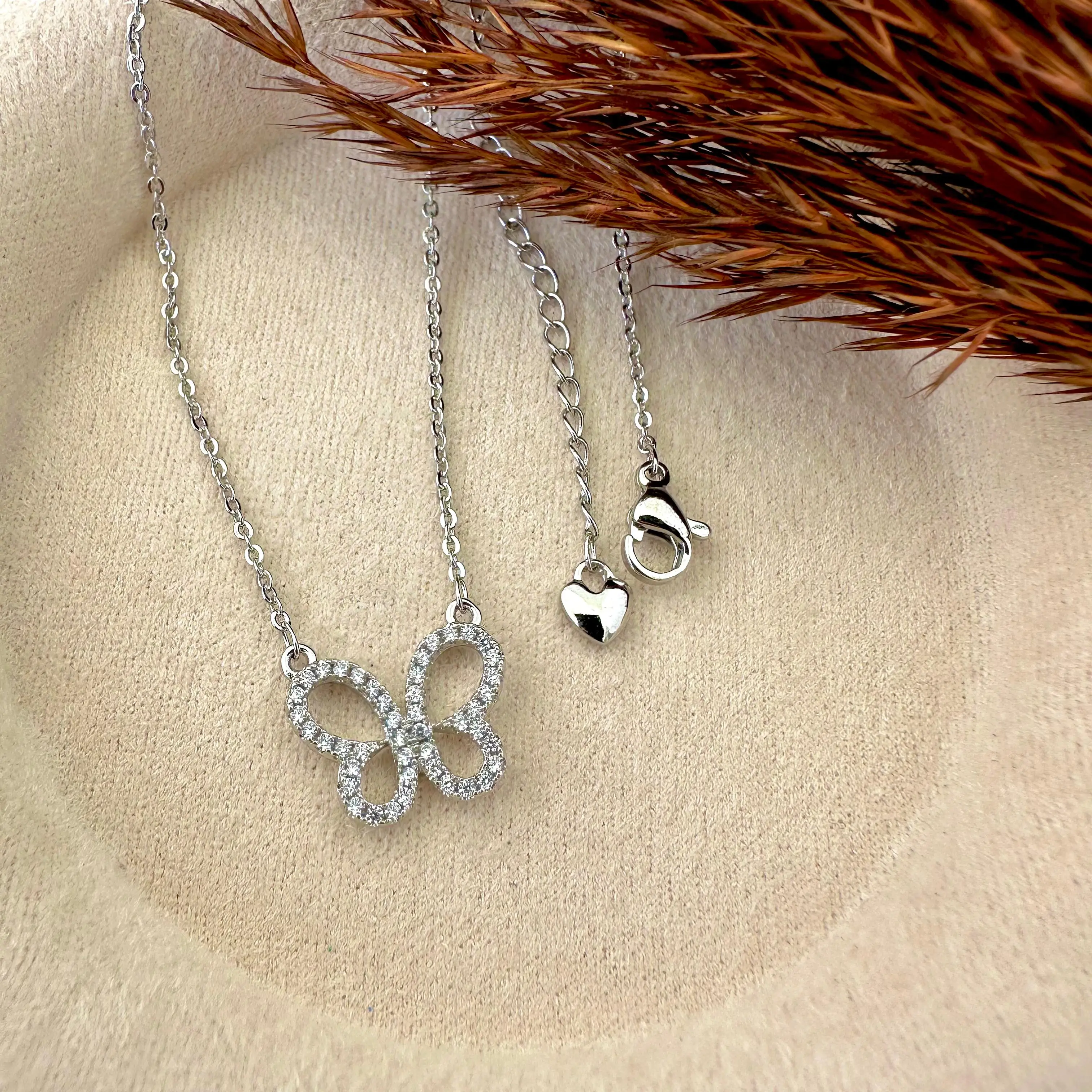 GY0004 Silver İçi Boş Kelebek Kolye