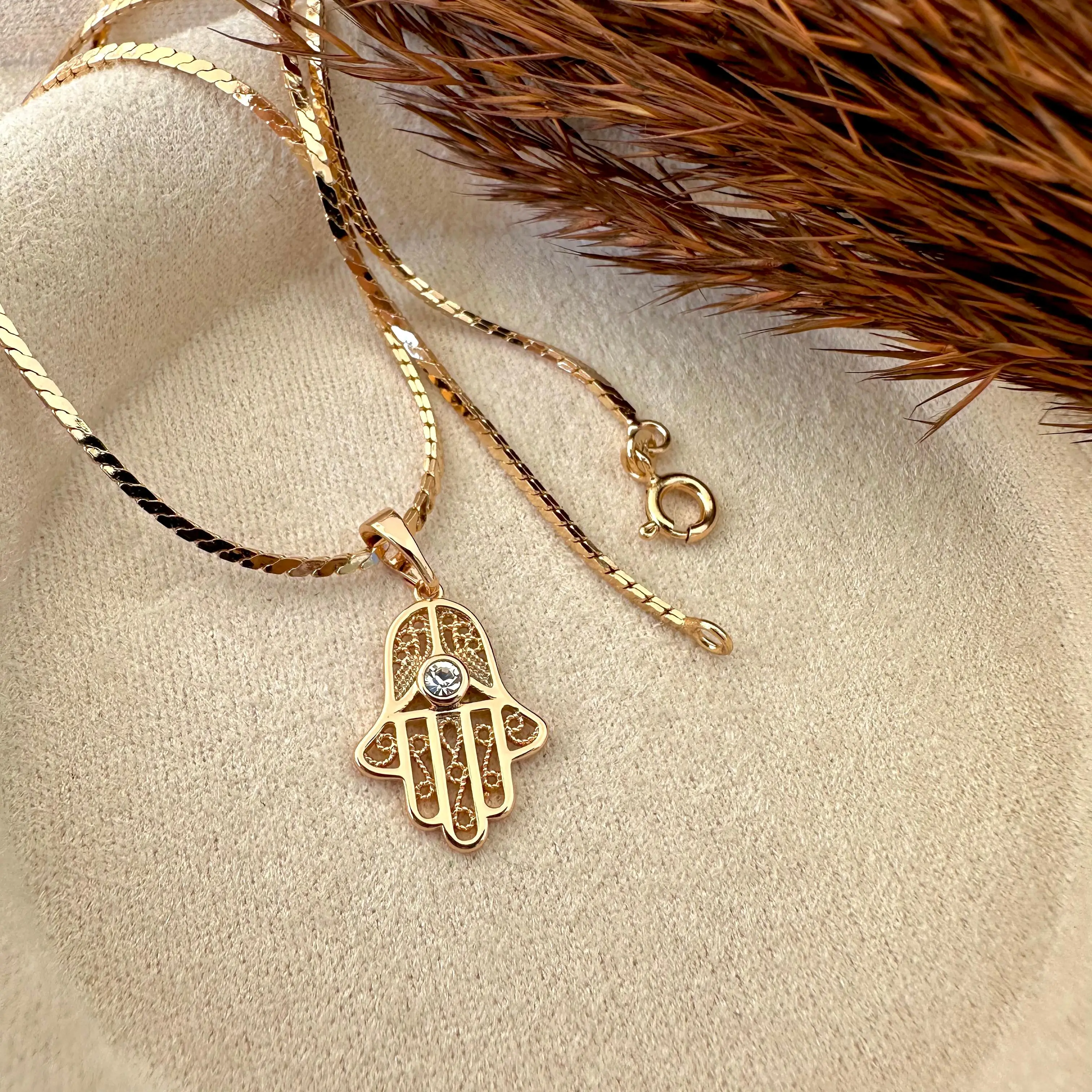 GY0016 Gold Hamsa Eli Kolye