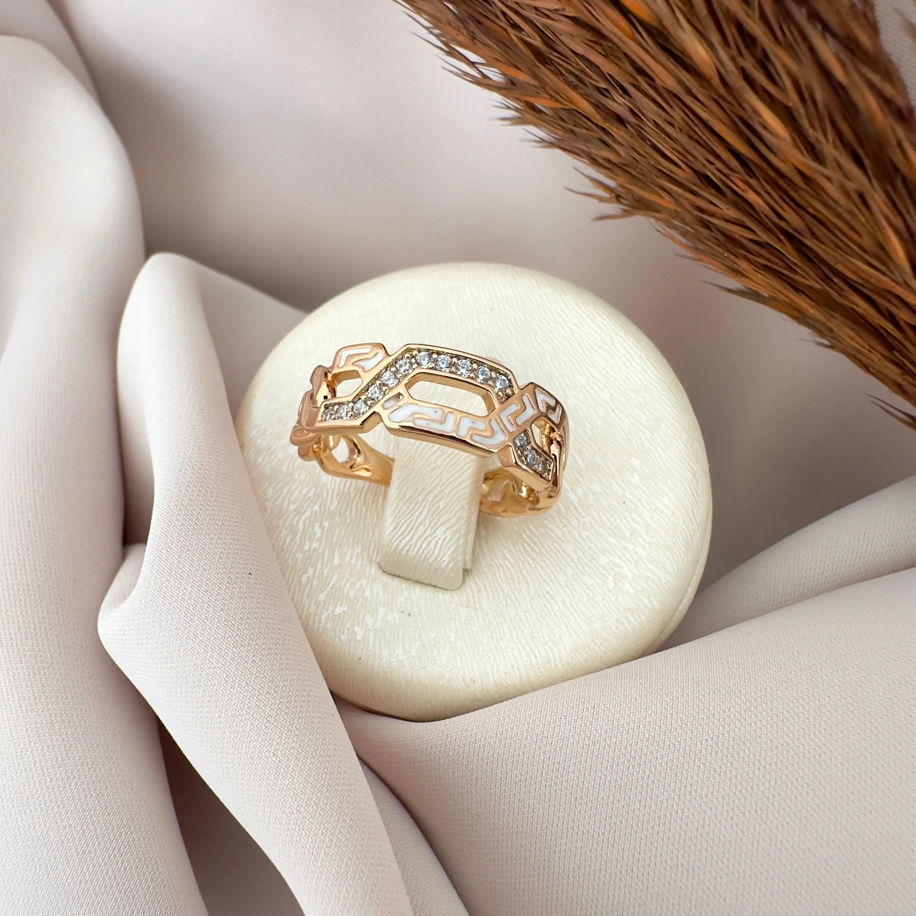 GY0029 Rose Gold Taşlı Beyaz Mineli Yüzük