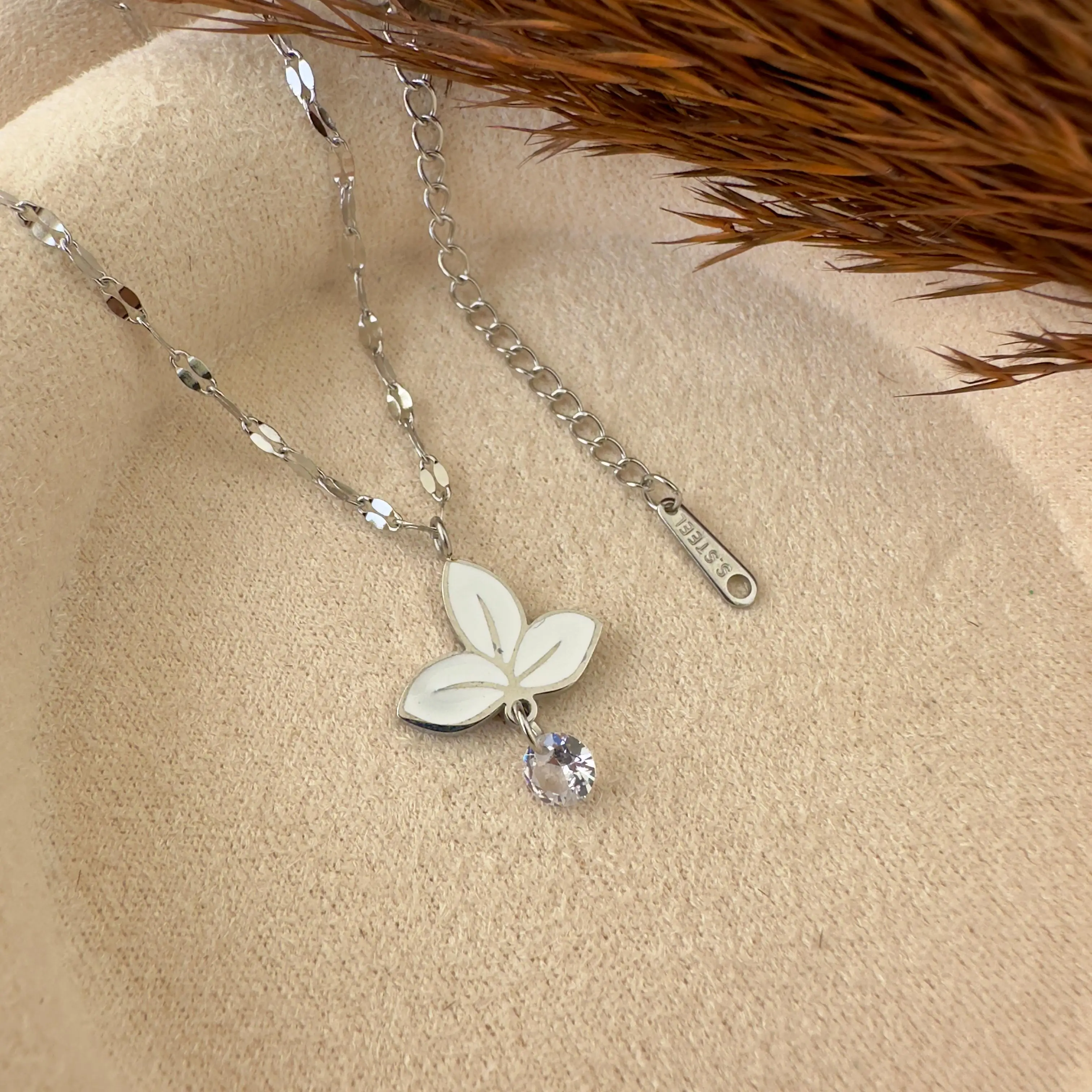 GY0059 Silver Lotus Kolye