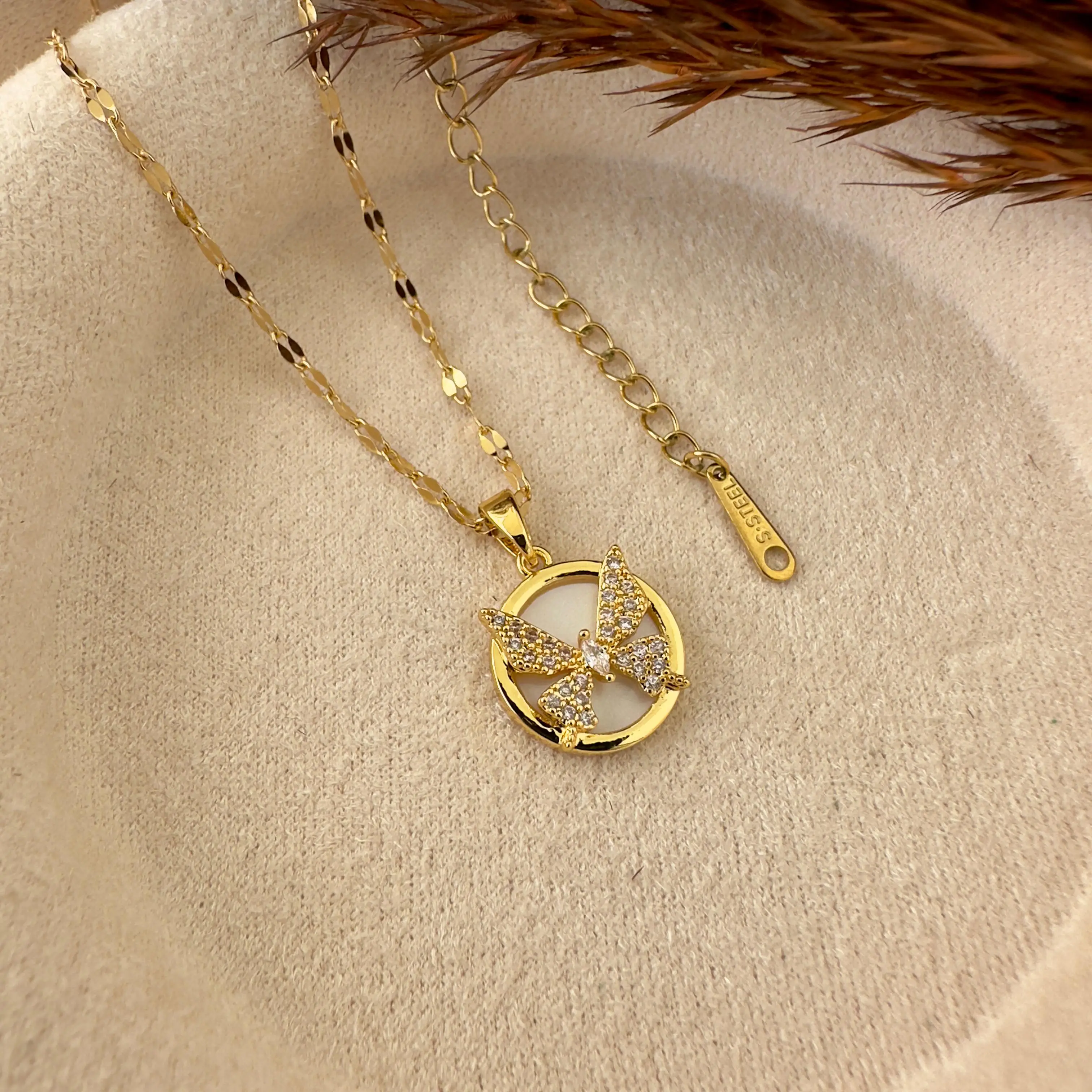 GY0060 Gold Sedef Kelebek Kolye