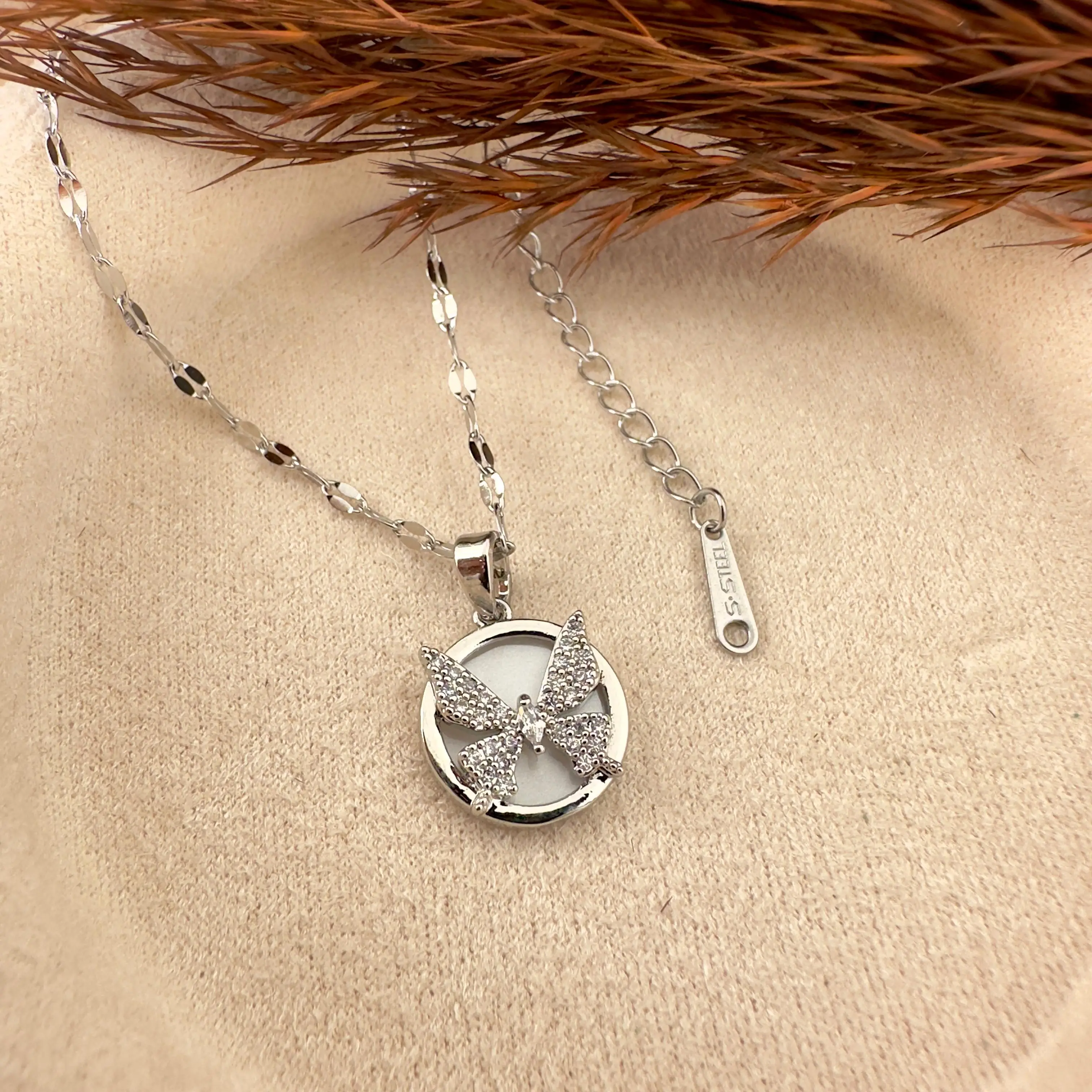 GY0061 Silver Sedef Kelebek Kolye