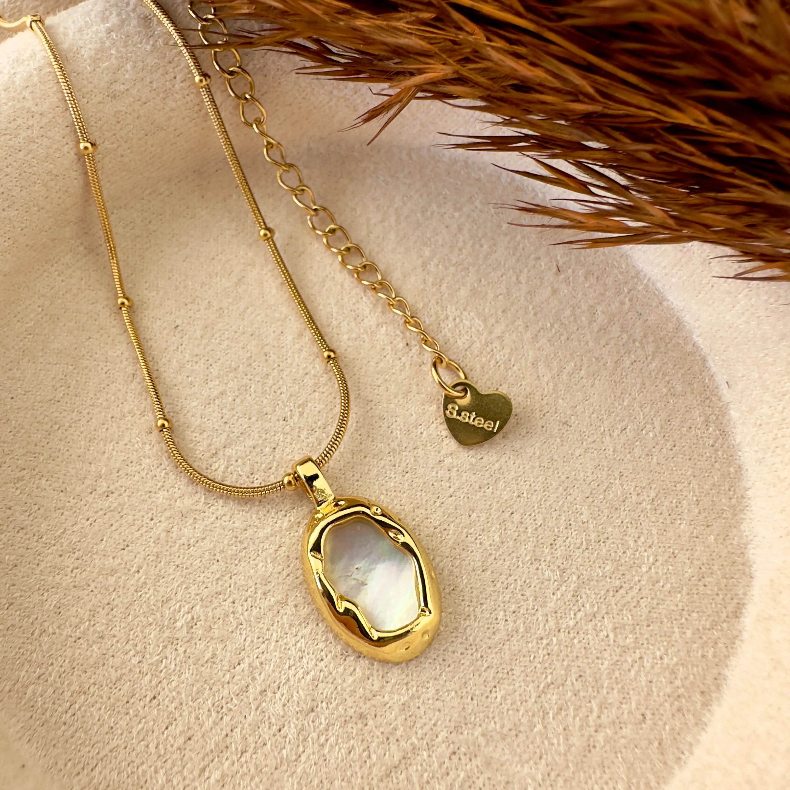 GY0069 Gold Elips Sedefli Kolye