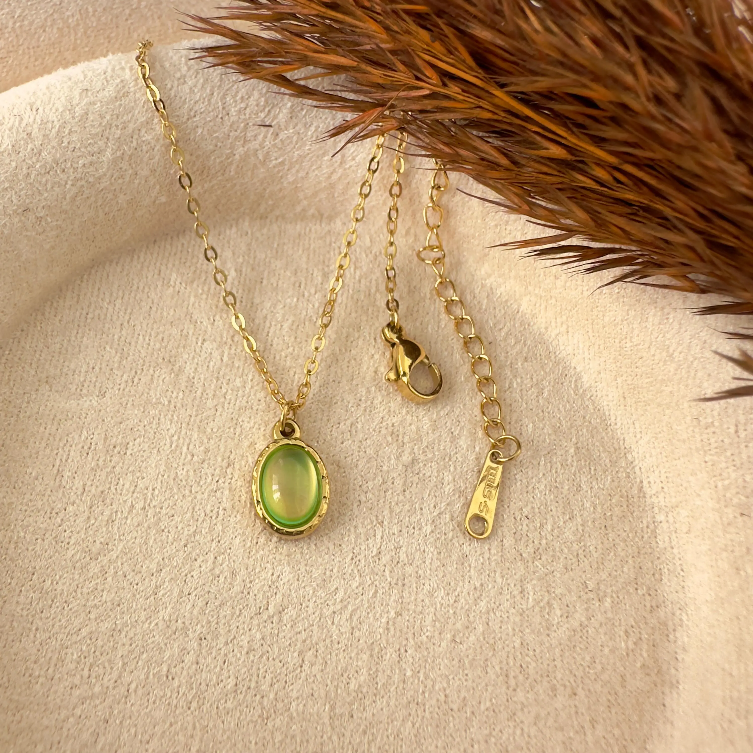 GY0071 Gold Yeşil Taş Uçlu Kolye