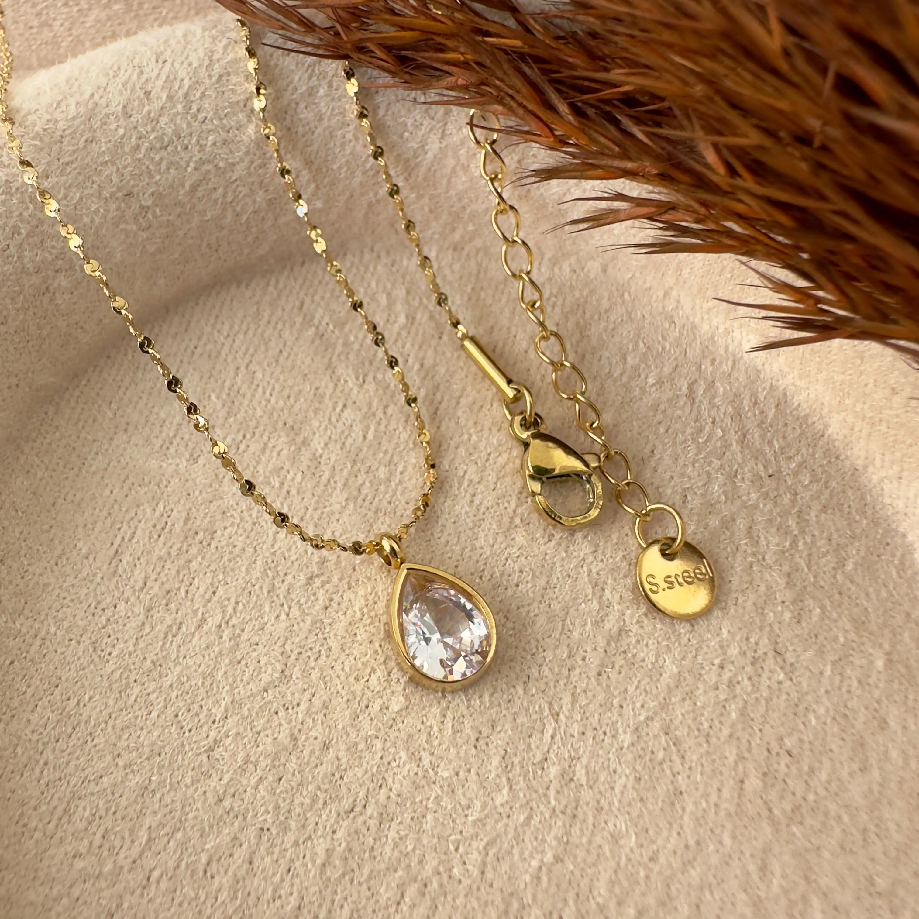 GY0073 Gold Damla Taş Uçlu Kolye