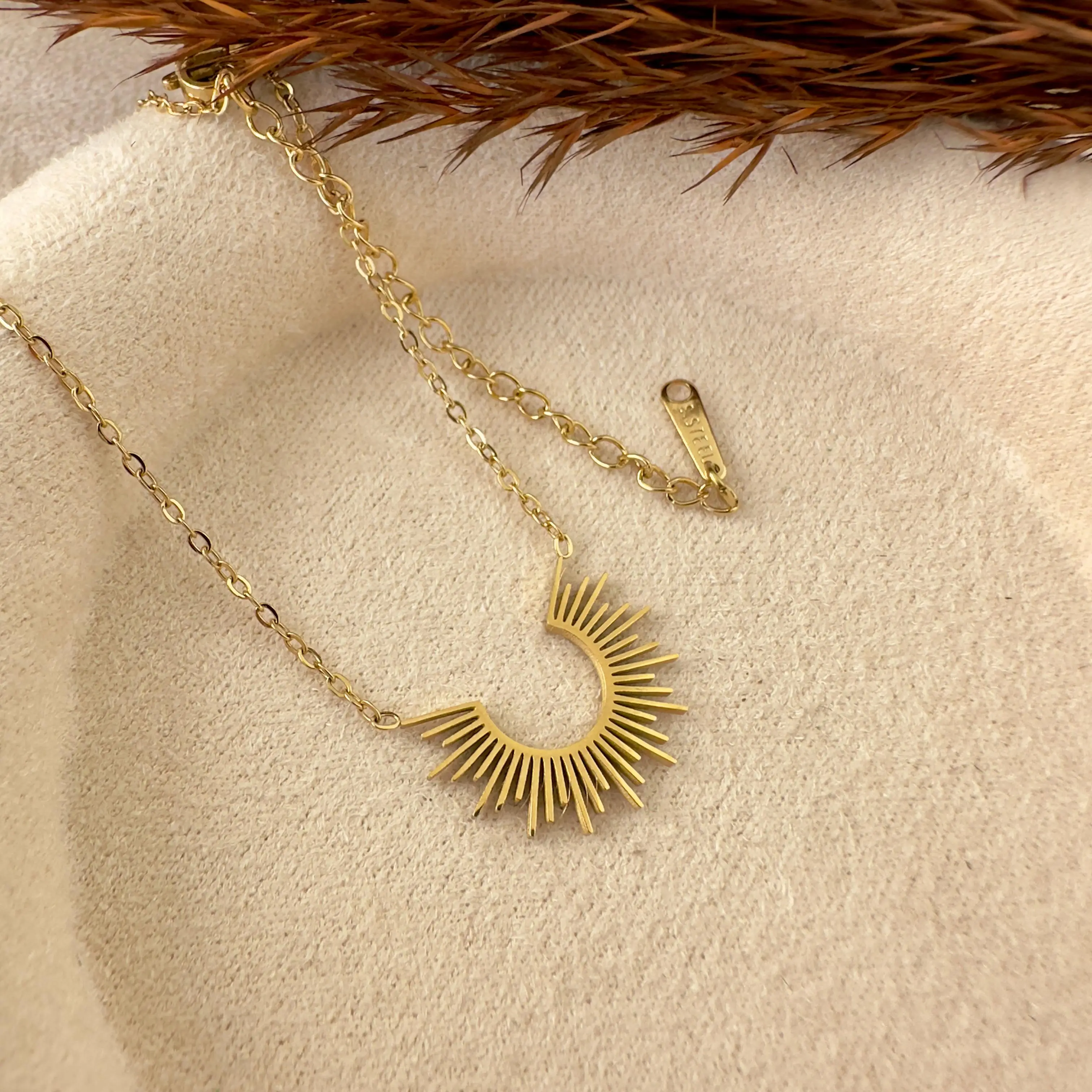 GY0077 Gold Güneş Kolye