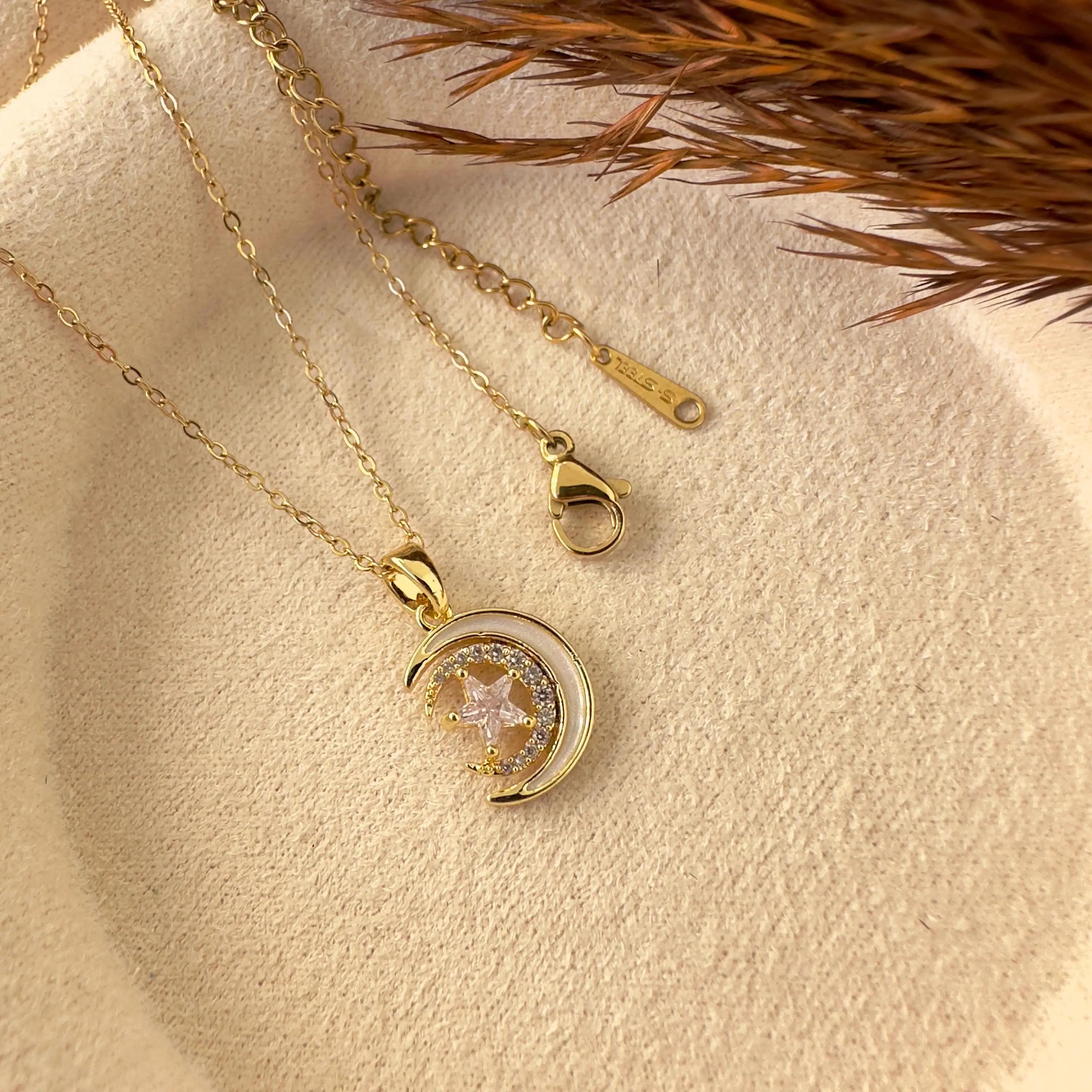 GY0093 Gold Taşlı Ay Yıldız Kolye