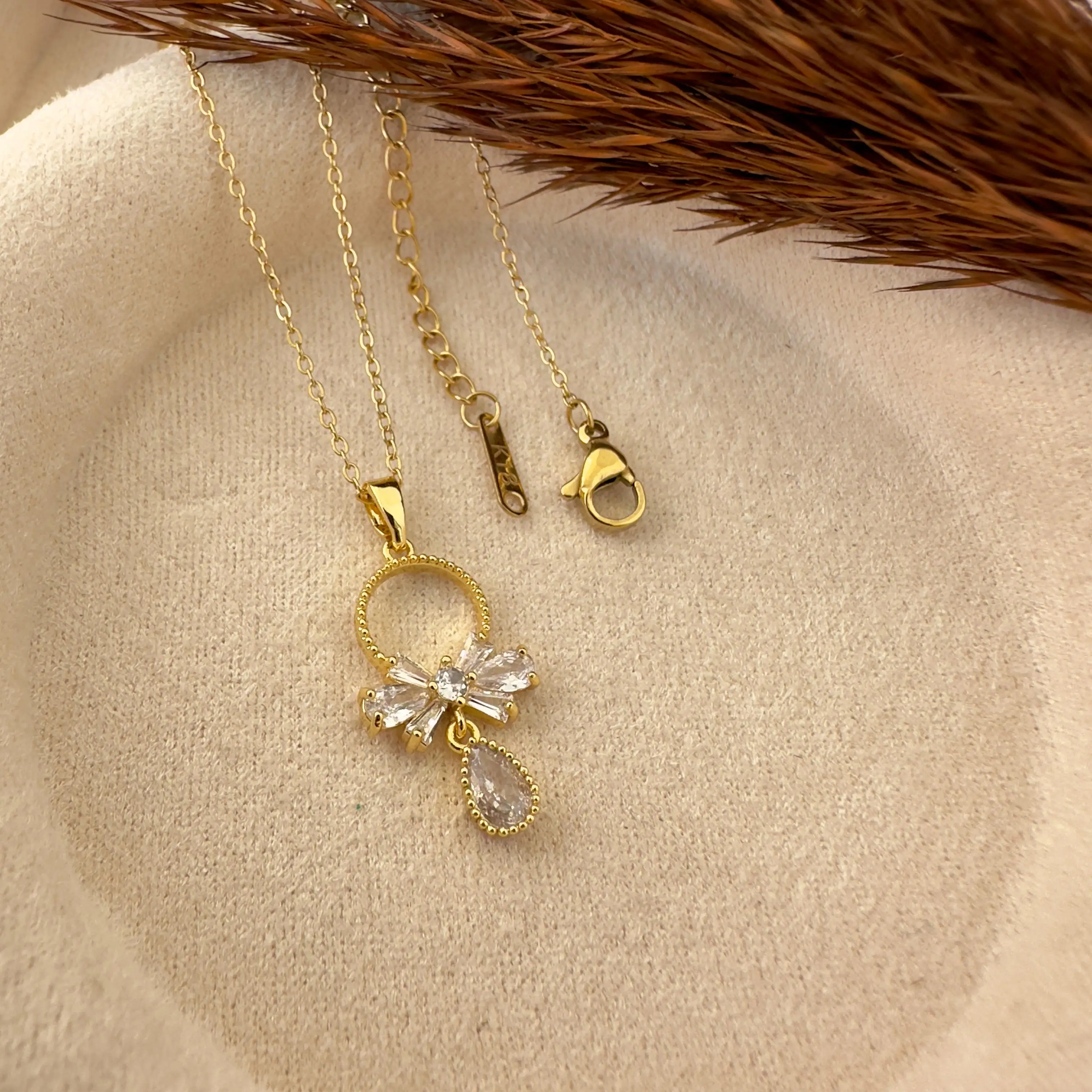 GY0121 Gold Taşlı Damla Kolye