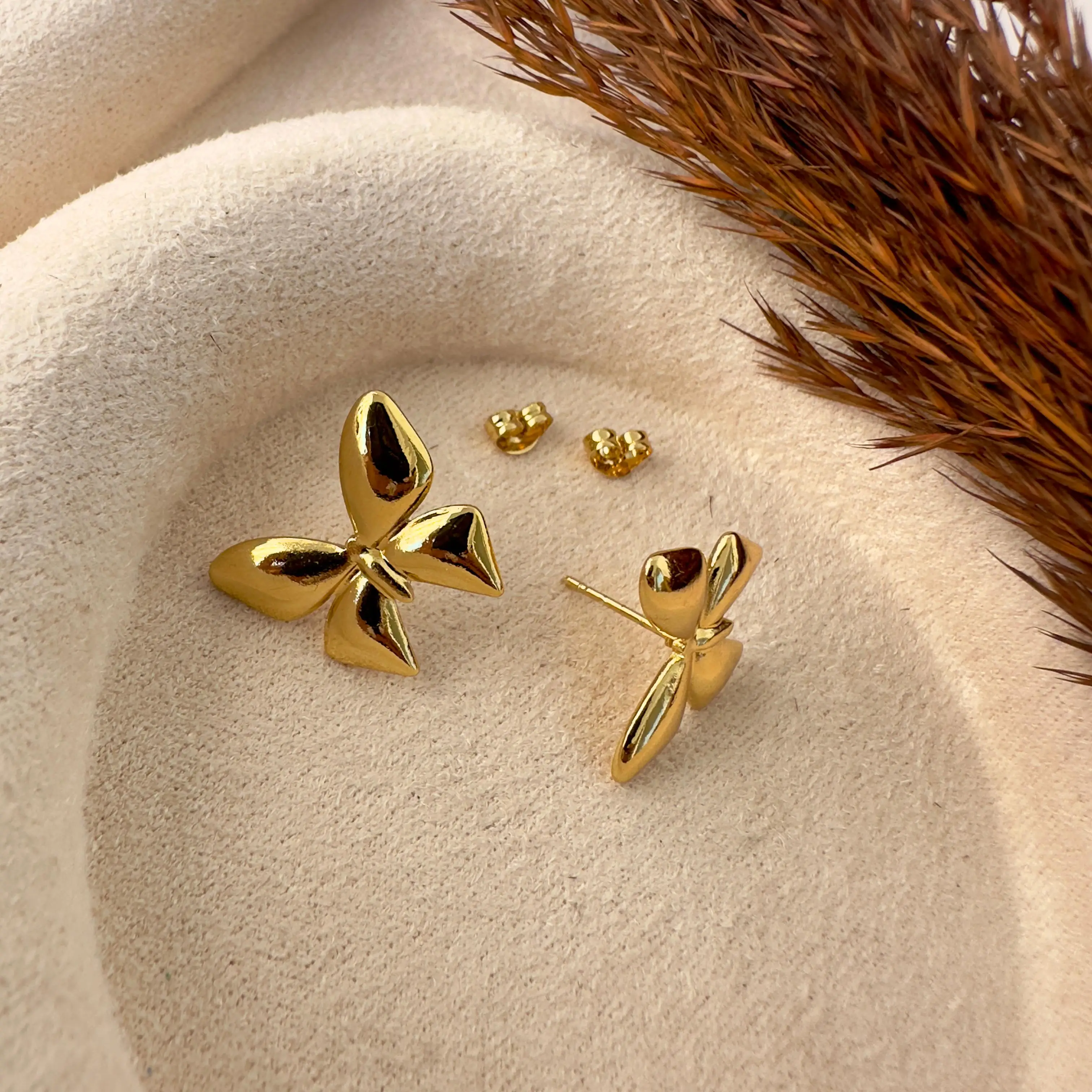 GY0007 Gold Kelebek Metal Küpe