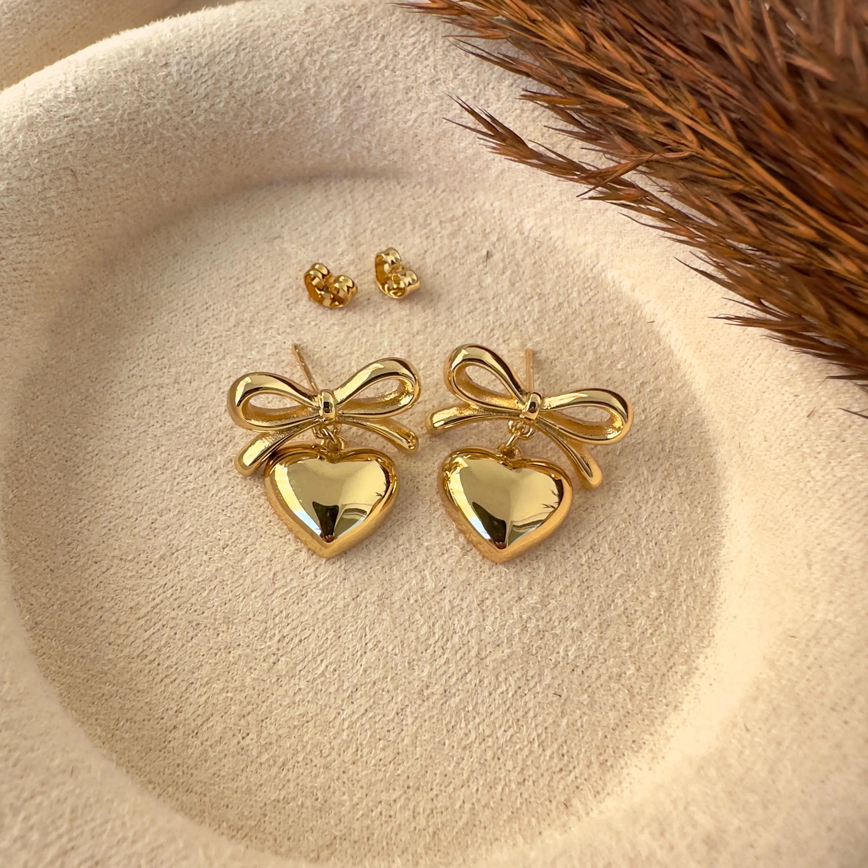 GY0013 Gold Fiyonk Kalp Küpe