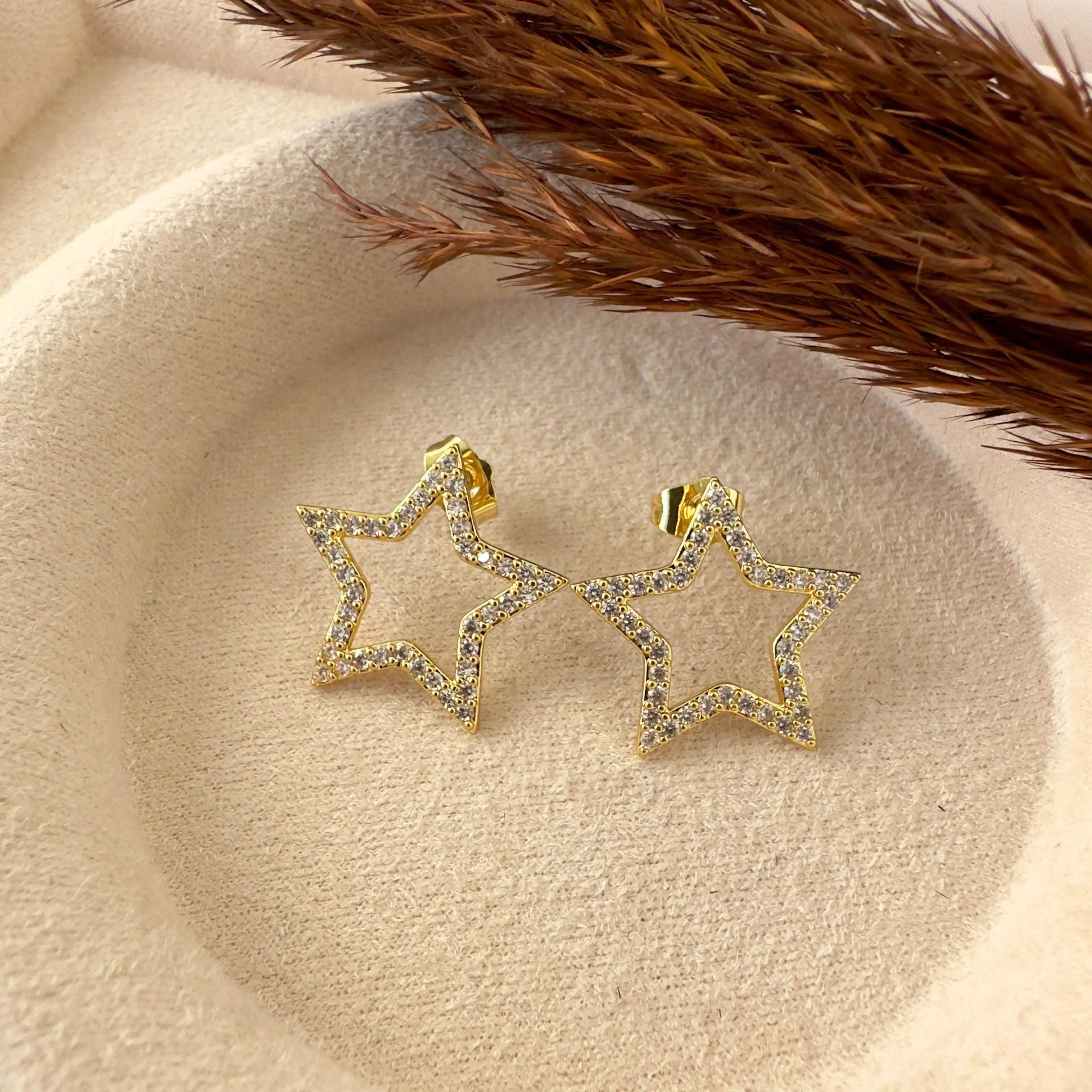 GY0026 Gold İçi Boş Yıldız Küpe