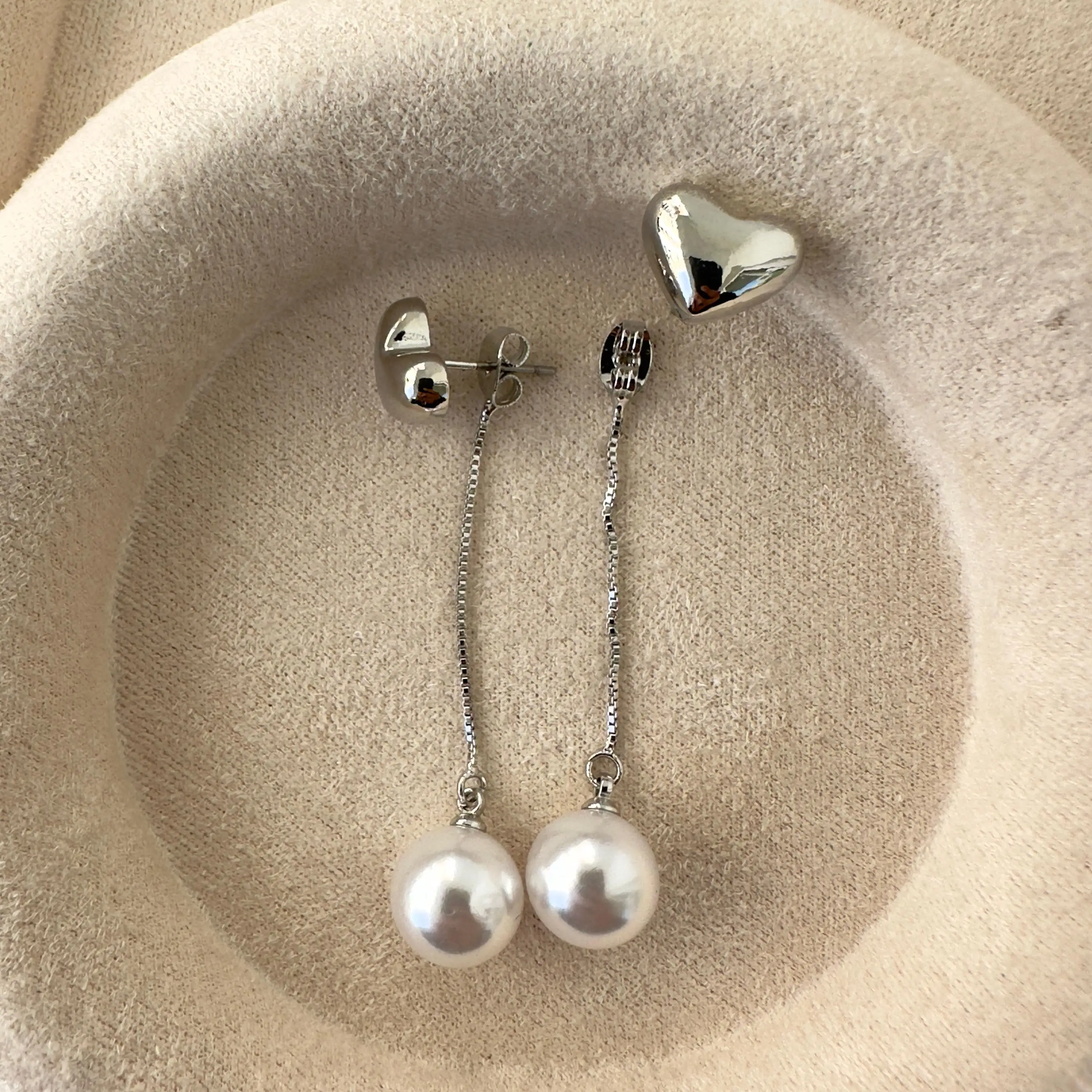 Zincir Uzantılı Kalp ve İnci Silver Küpe