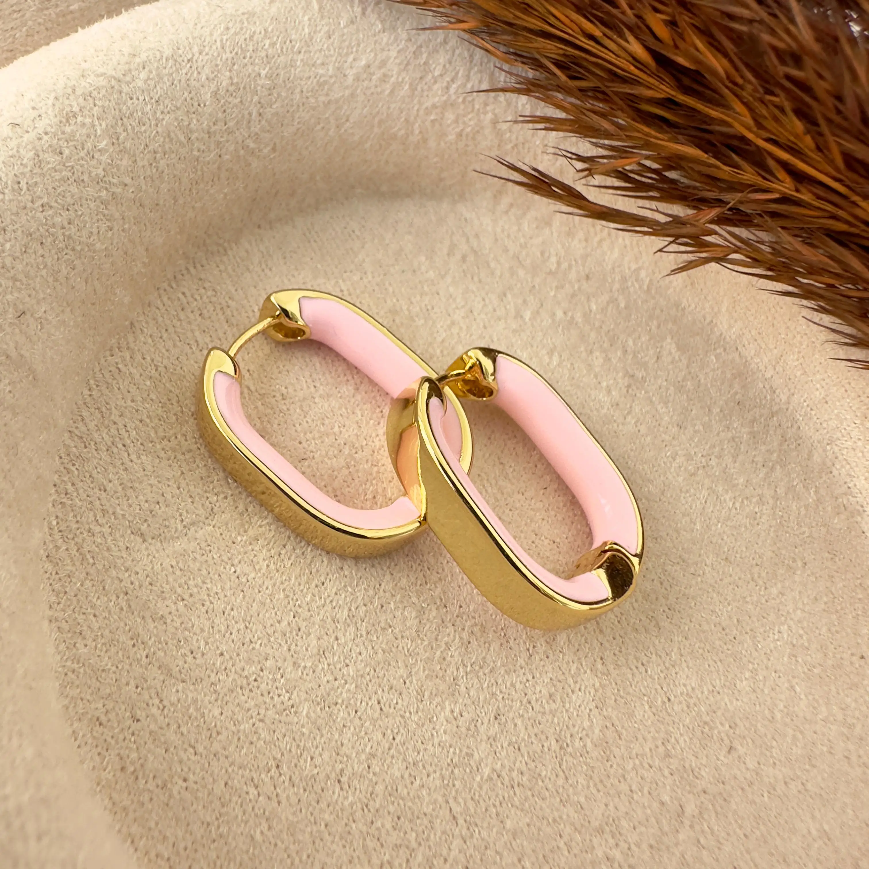 GY0043 Gold Dikdörtgen Pembe Mineli Küpe