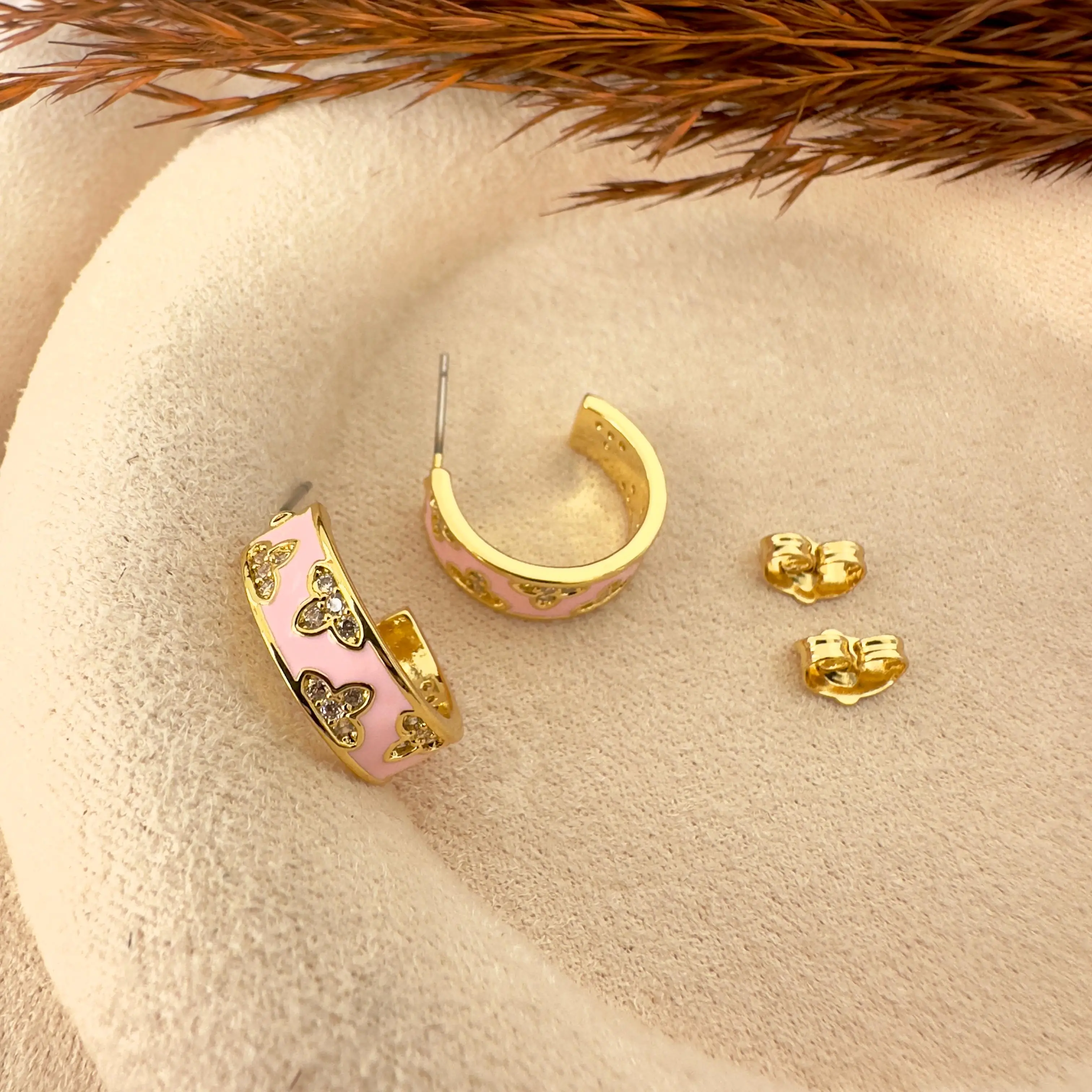 GY0050 Gold Pembe Çiçekli Halka Küpe