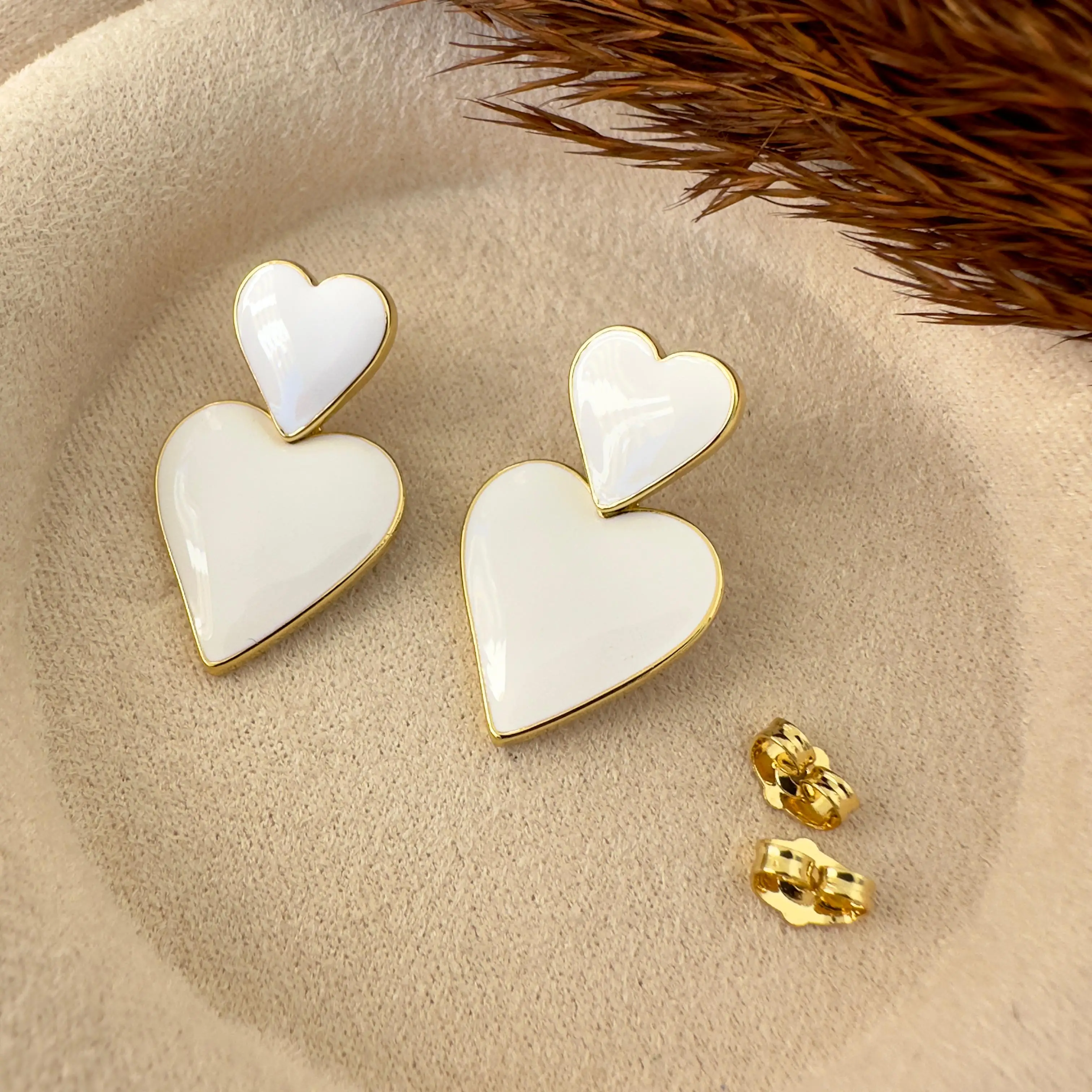 GY0064 Gold Beyaz Kalp Küpe