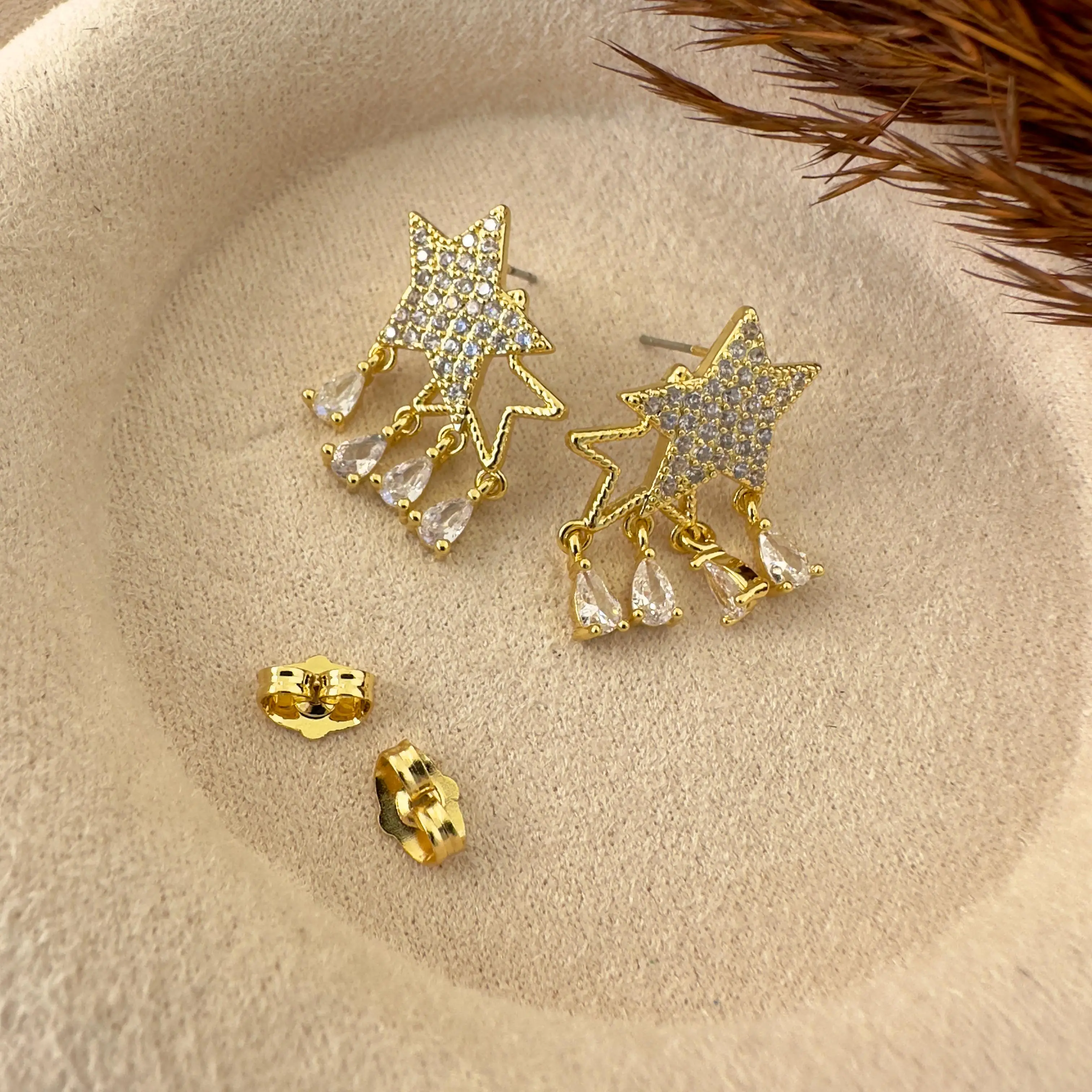 GY0070 Gold Yıldızlı Damla Küpe