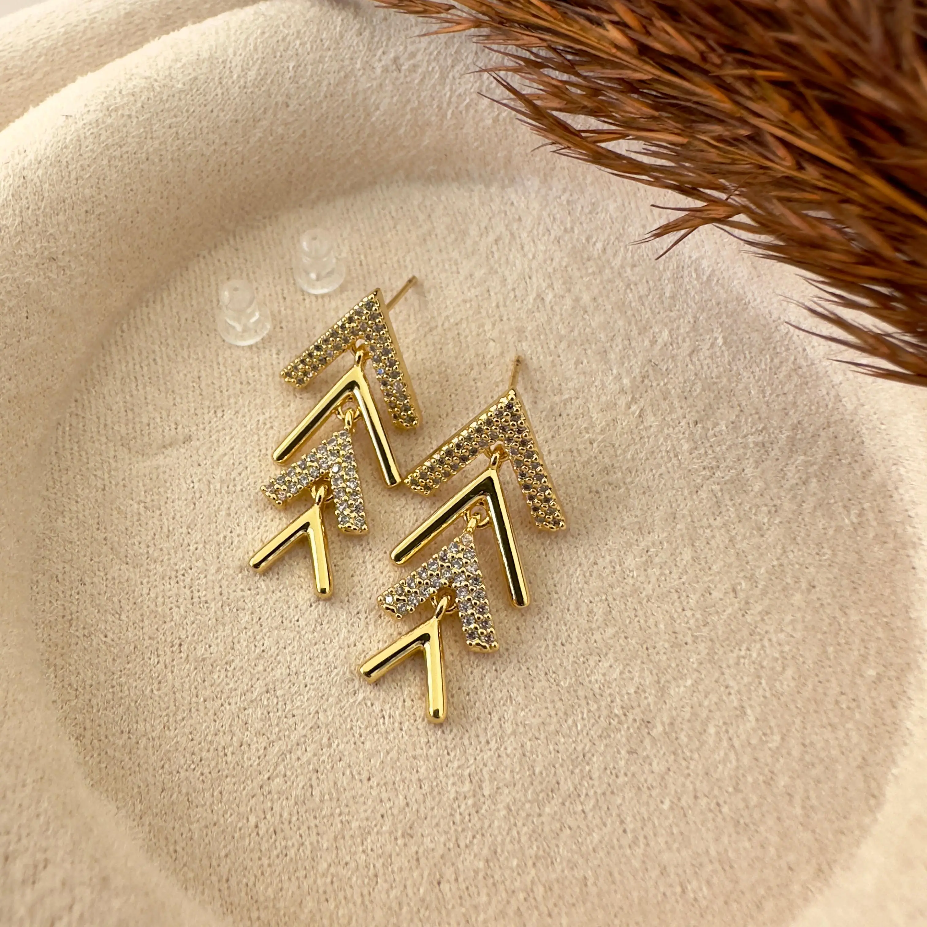 GY0071 Gold Ok Model Küpe