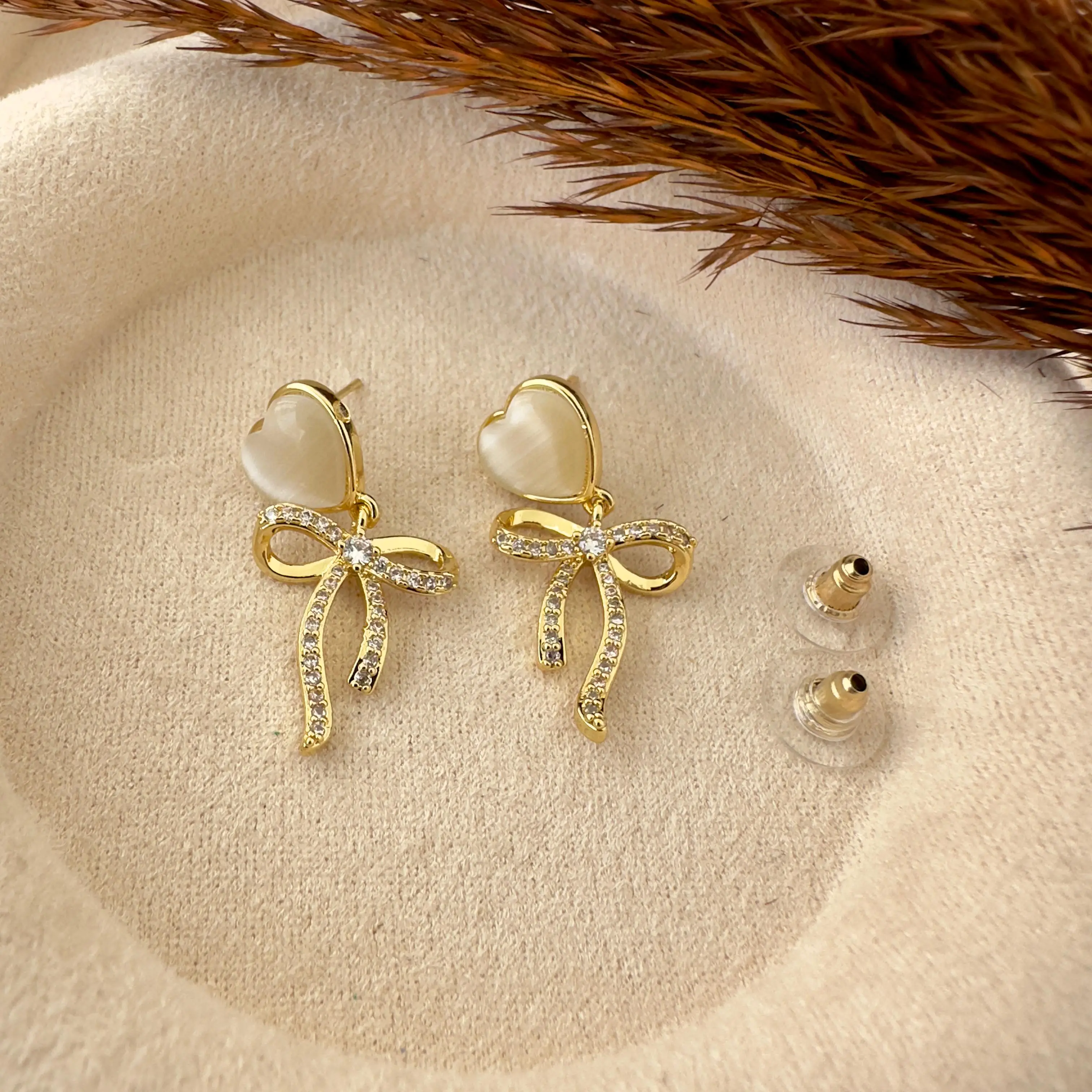 GY0075 Gold Kalp Fiyonk Küpe