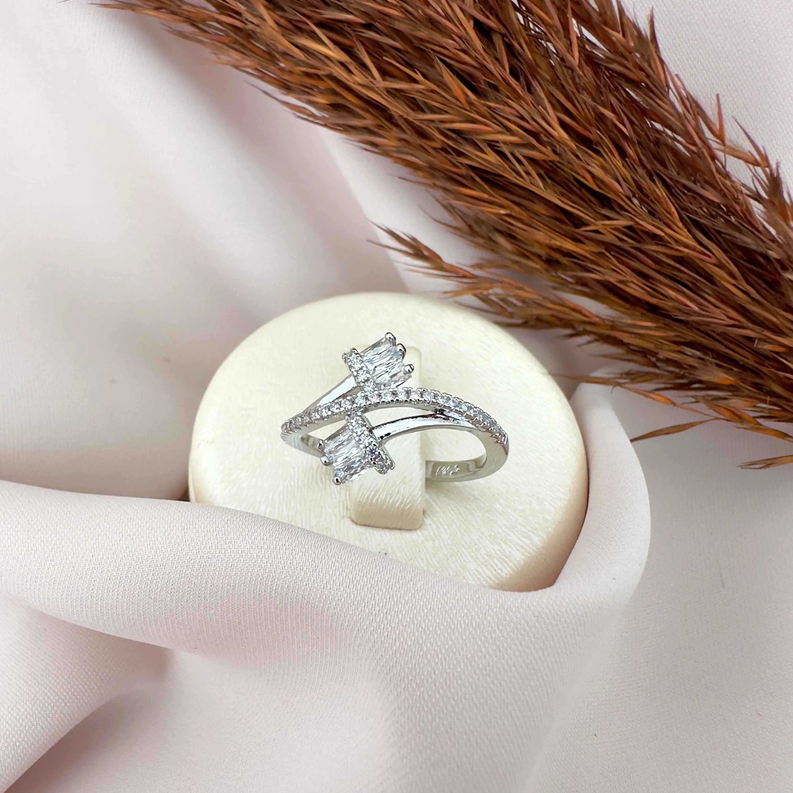 GY0067 Silver Baget Detay Yüzük
