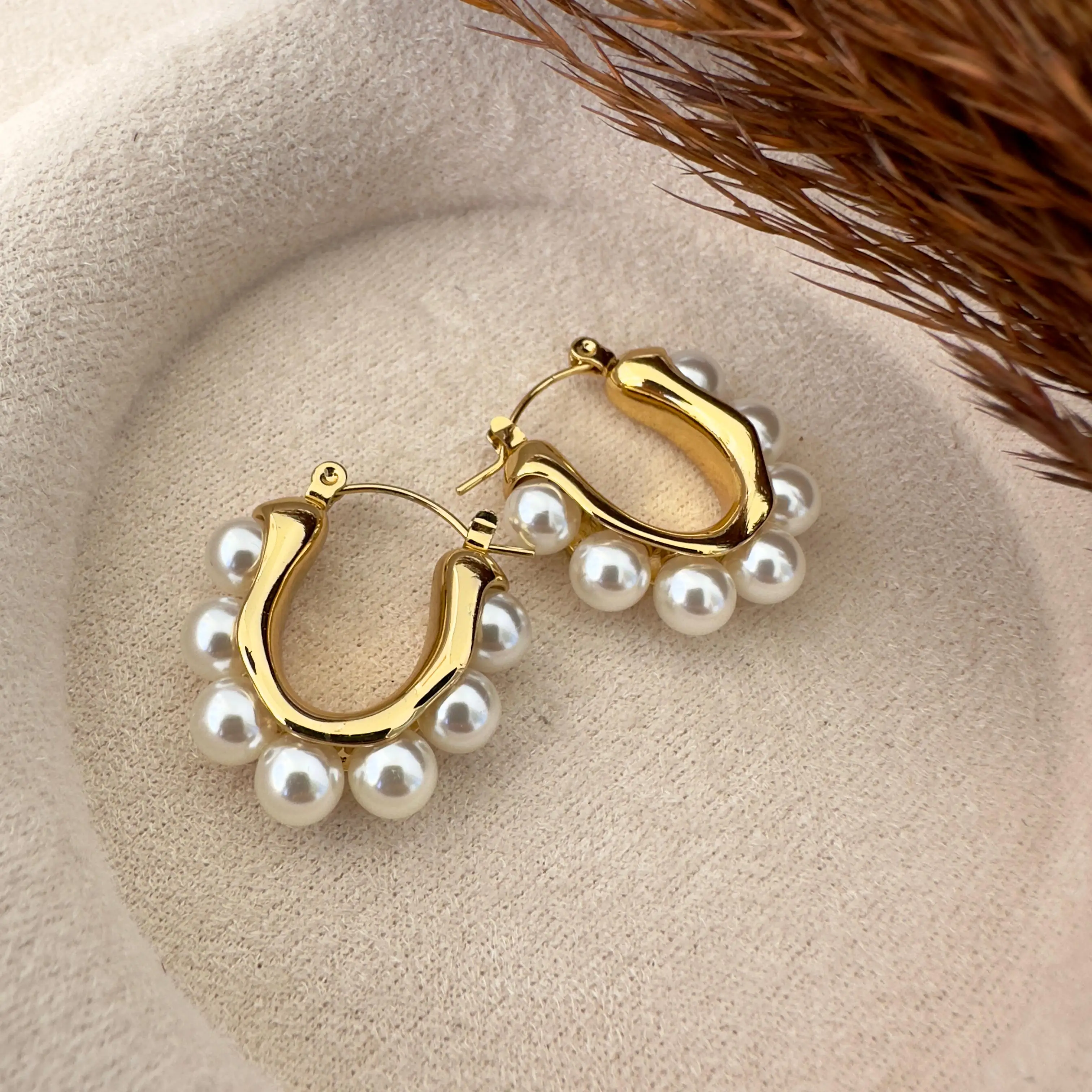 GY0119 Gold İnci Sıralı Küpe