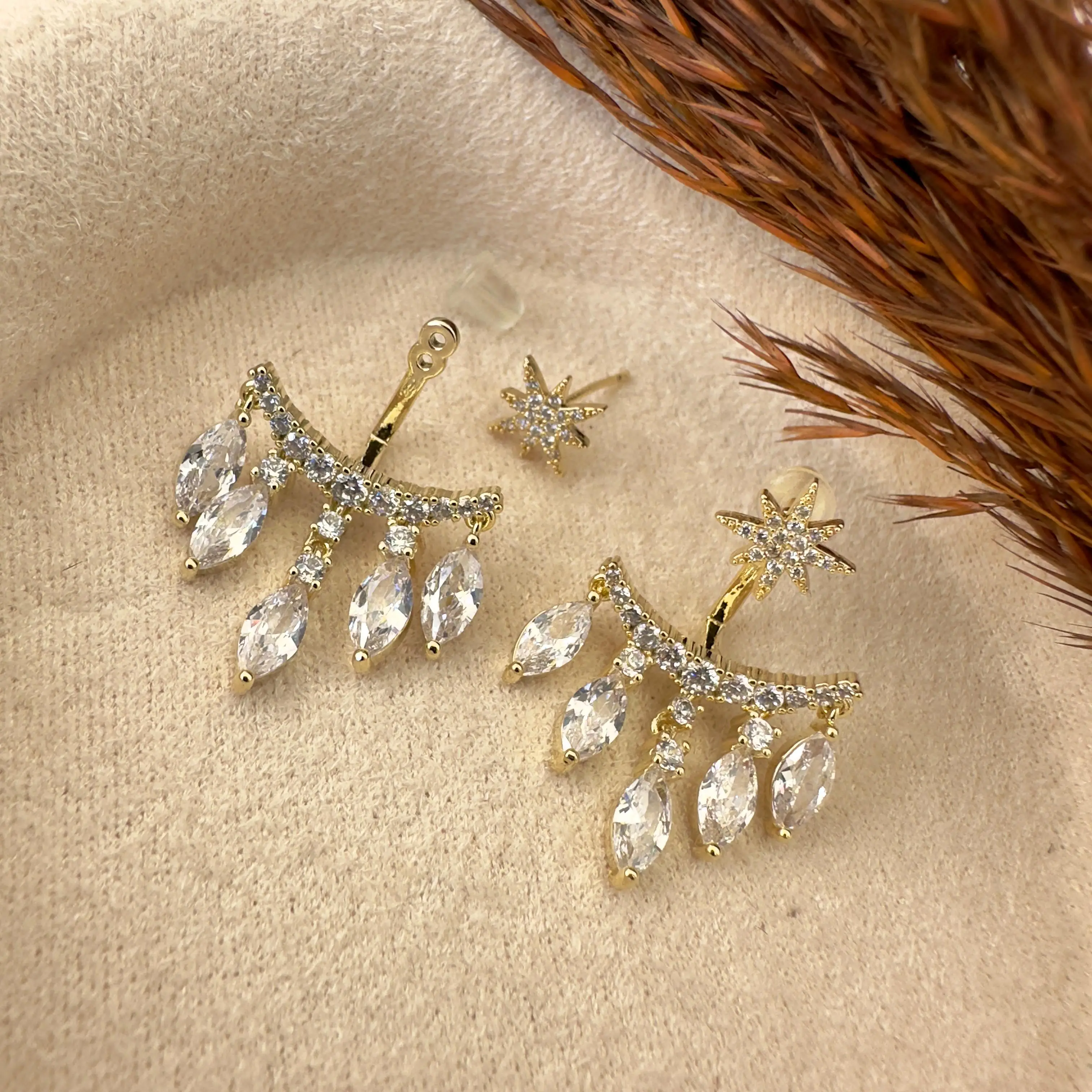 GY0147 Gold Taş Dökümlü Küpe