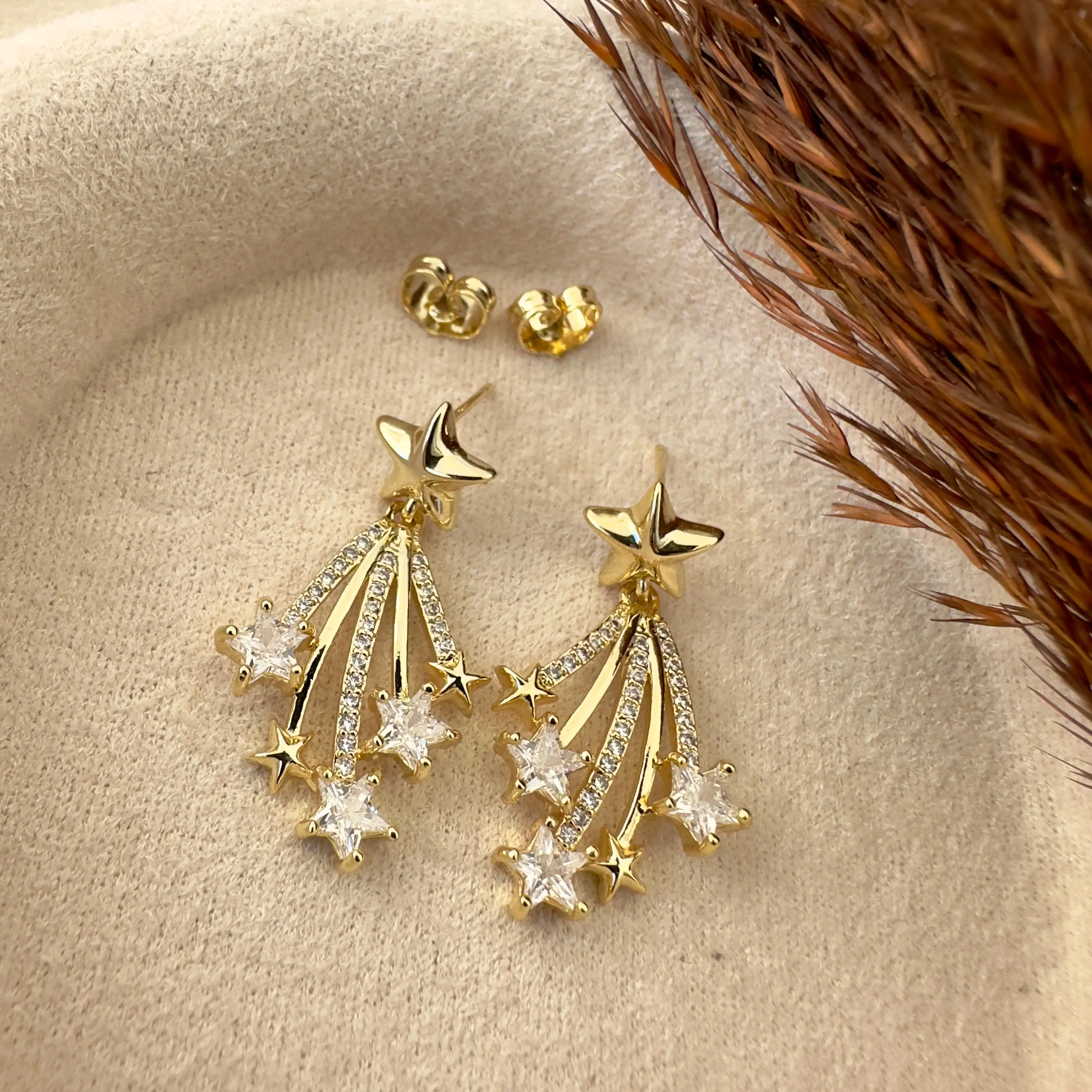 GY0152 Gold Yıldız Şöleni Küpe