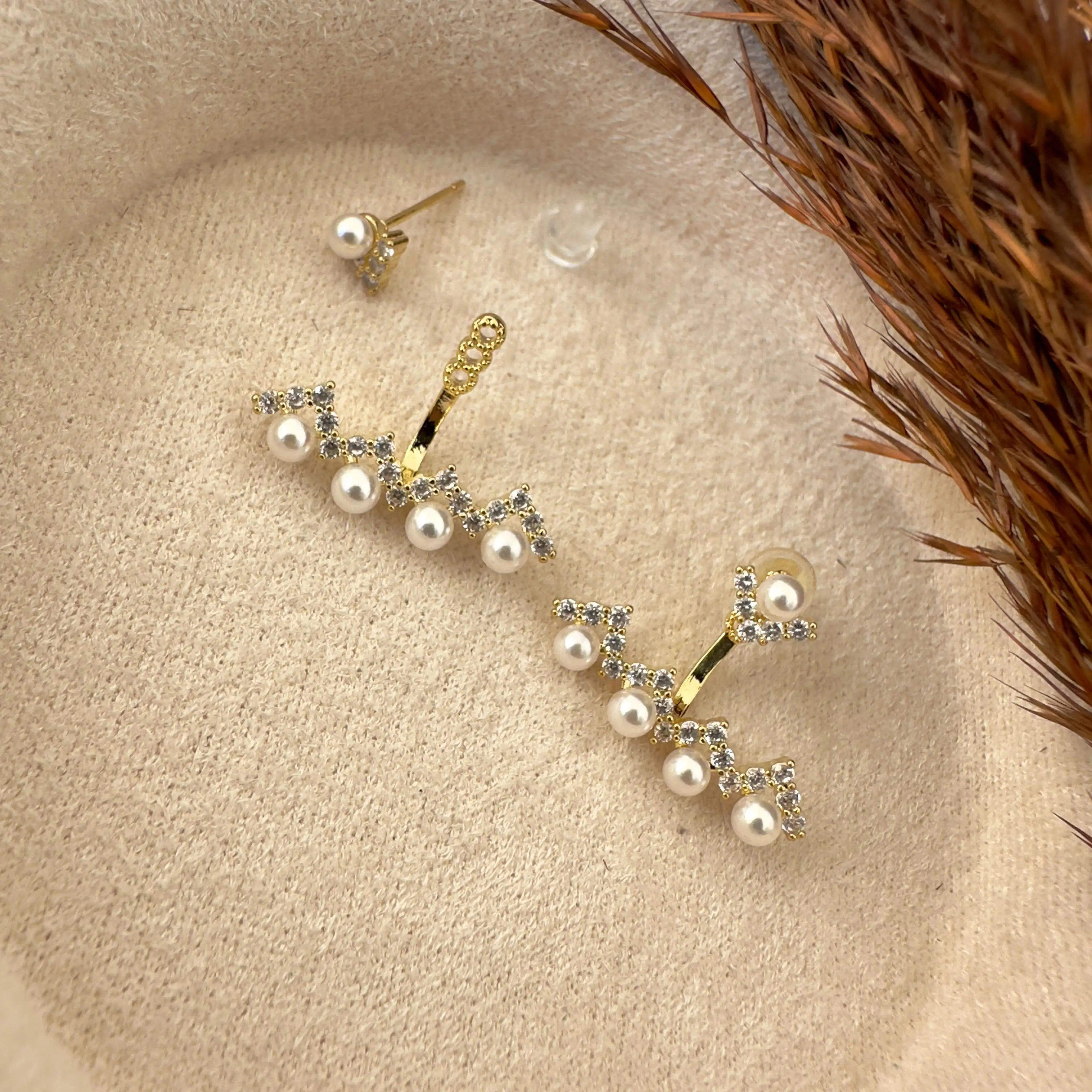 GY0158 Gold İnci Zikzak Küpe