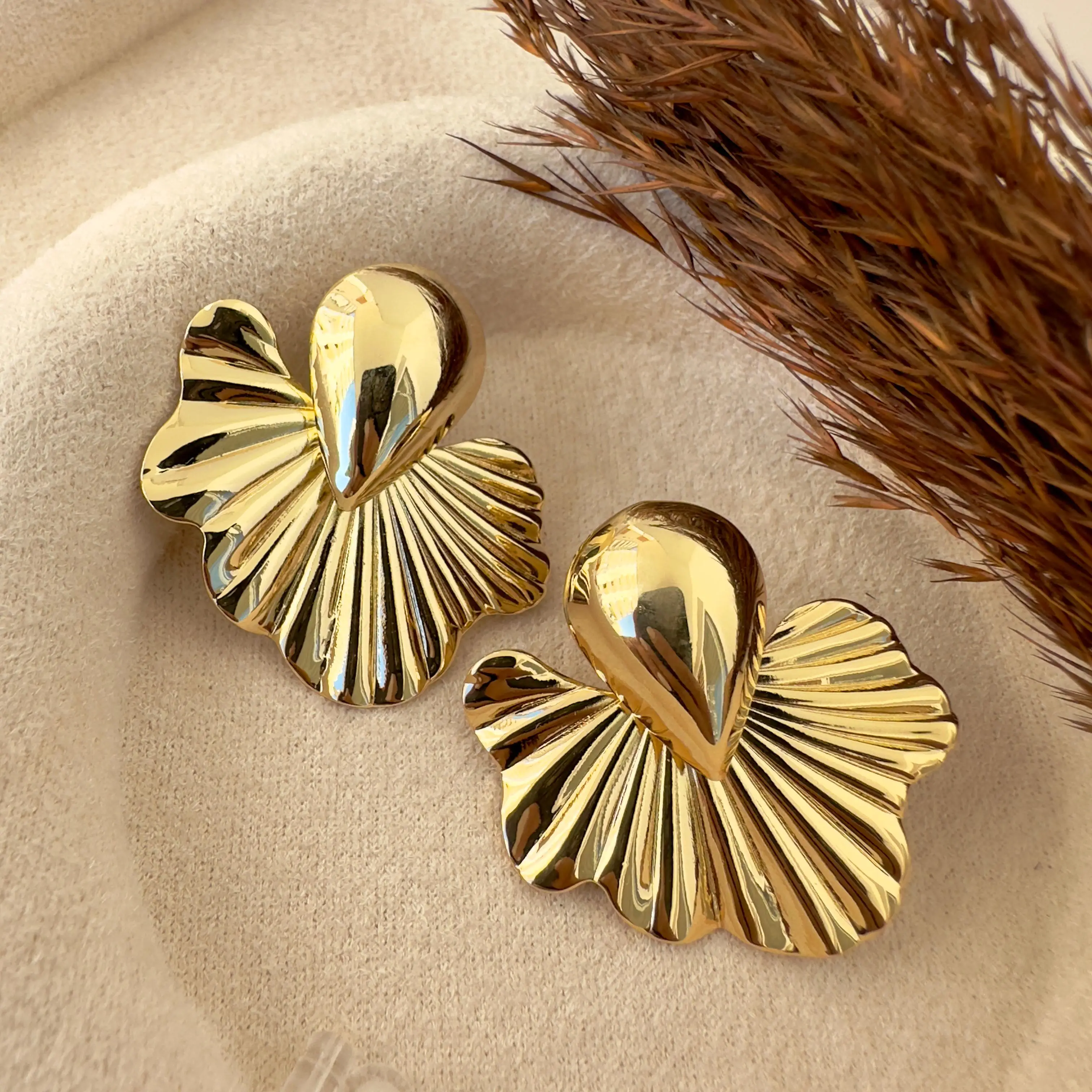 GY0166 Gold Metal Çiçek Küpe