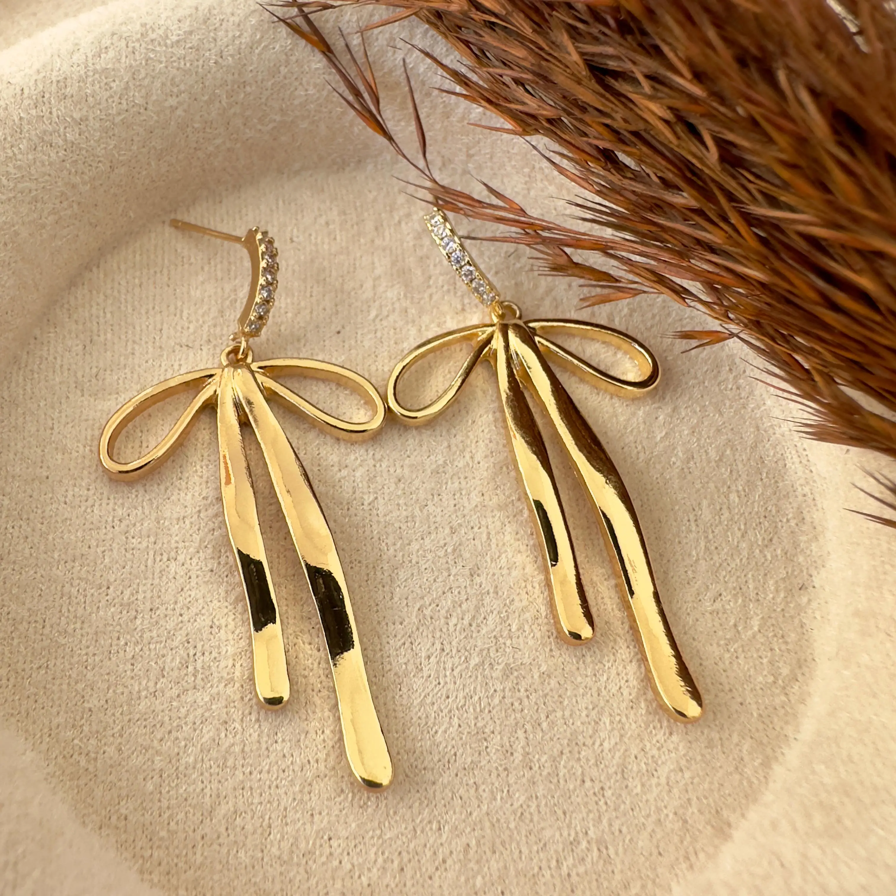 GY0172 Gold Sallantılı Fiyonk Küpe