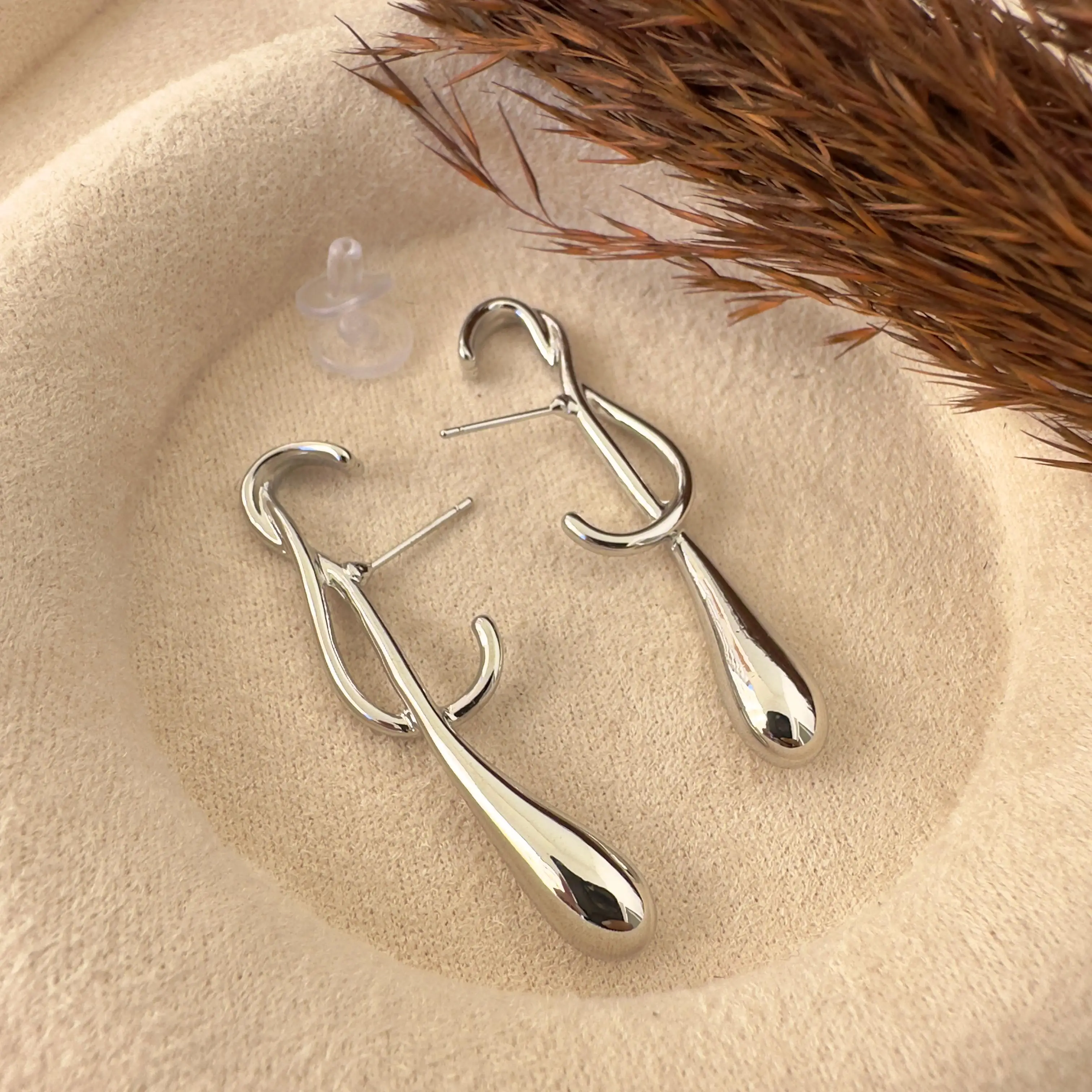 GY0177 Silver Geçmeli Küpe