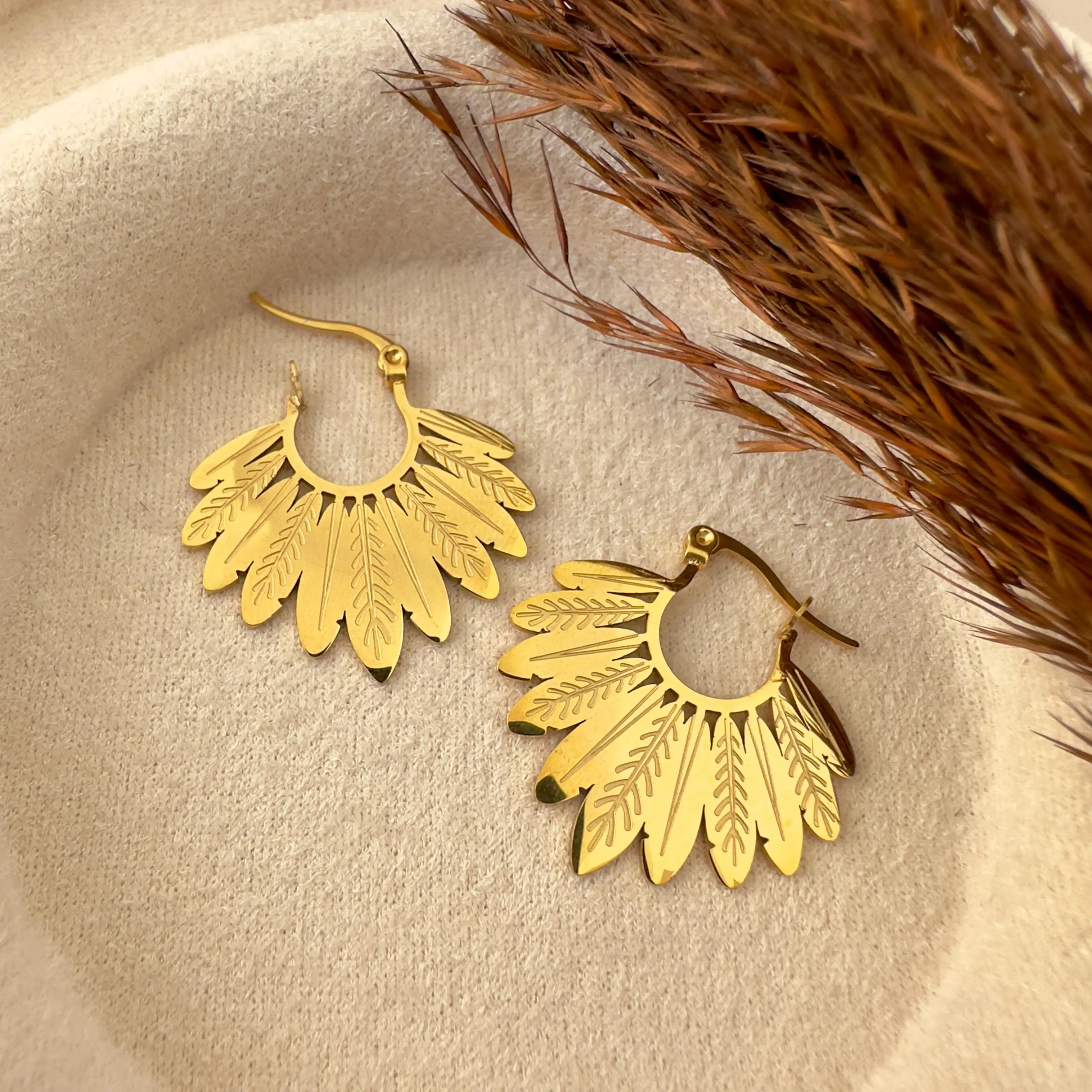 GY0178 Gold Yaprak Küpe