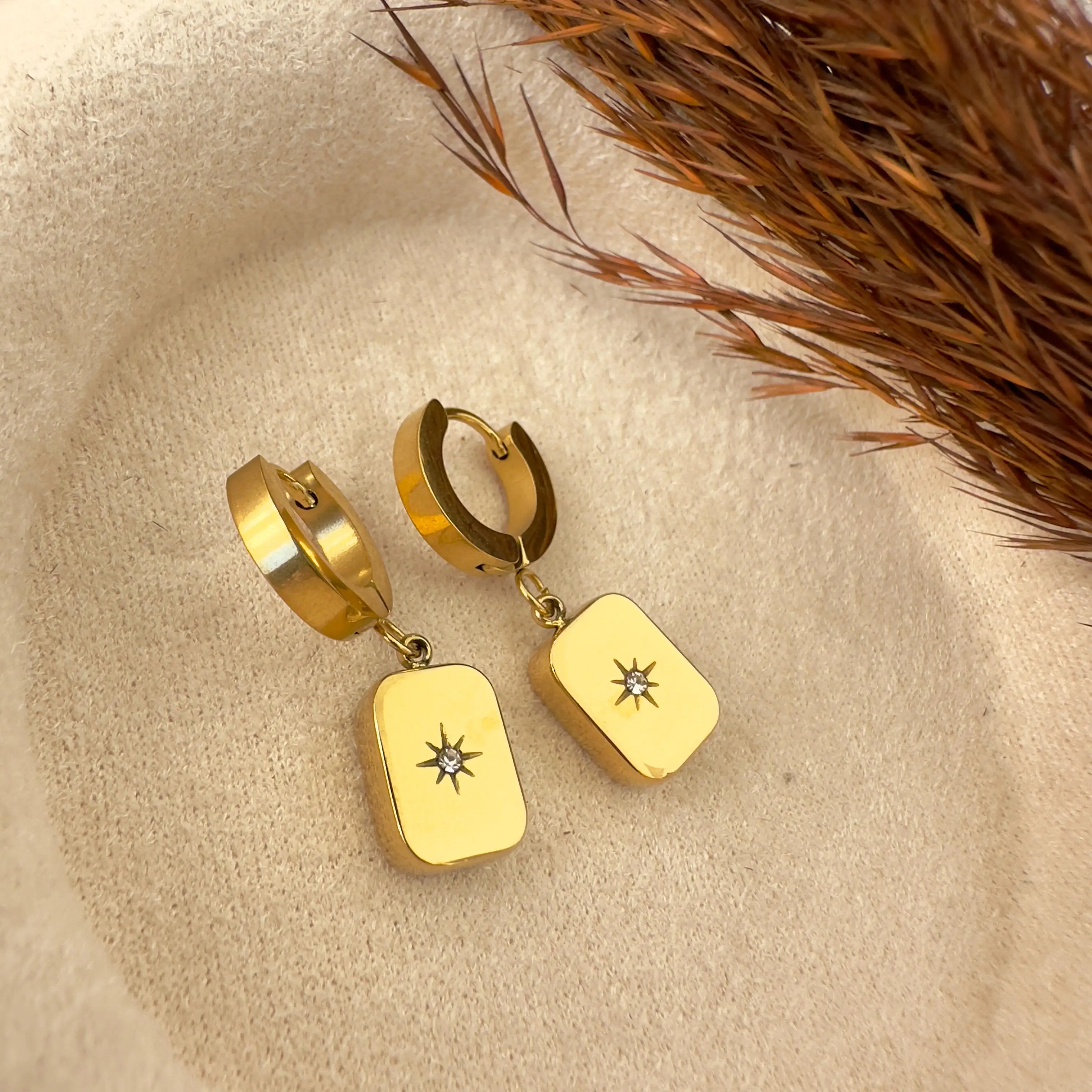 GY0180 Gold Plaka Küpe