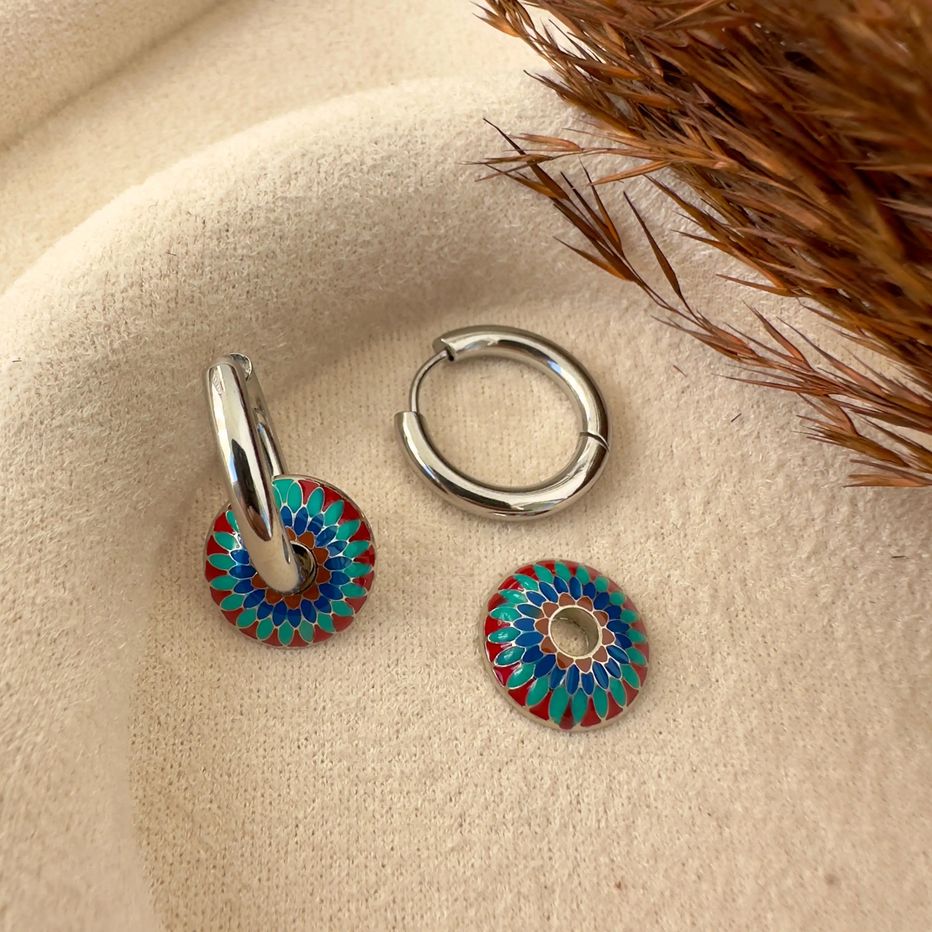 GY0187 Silver Renkli Desen Küpe