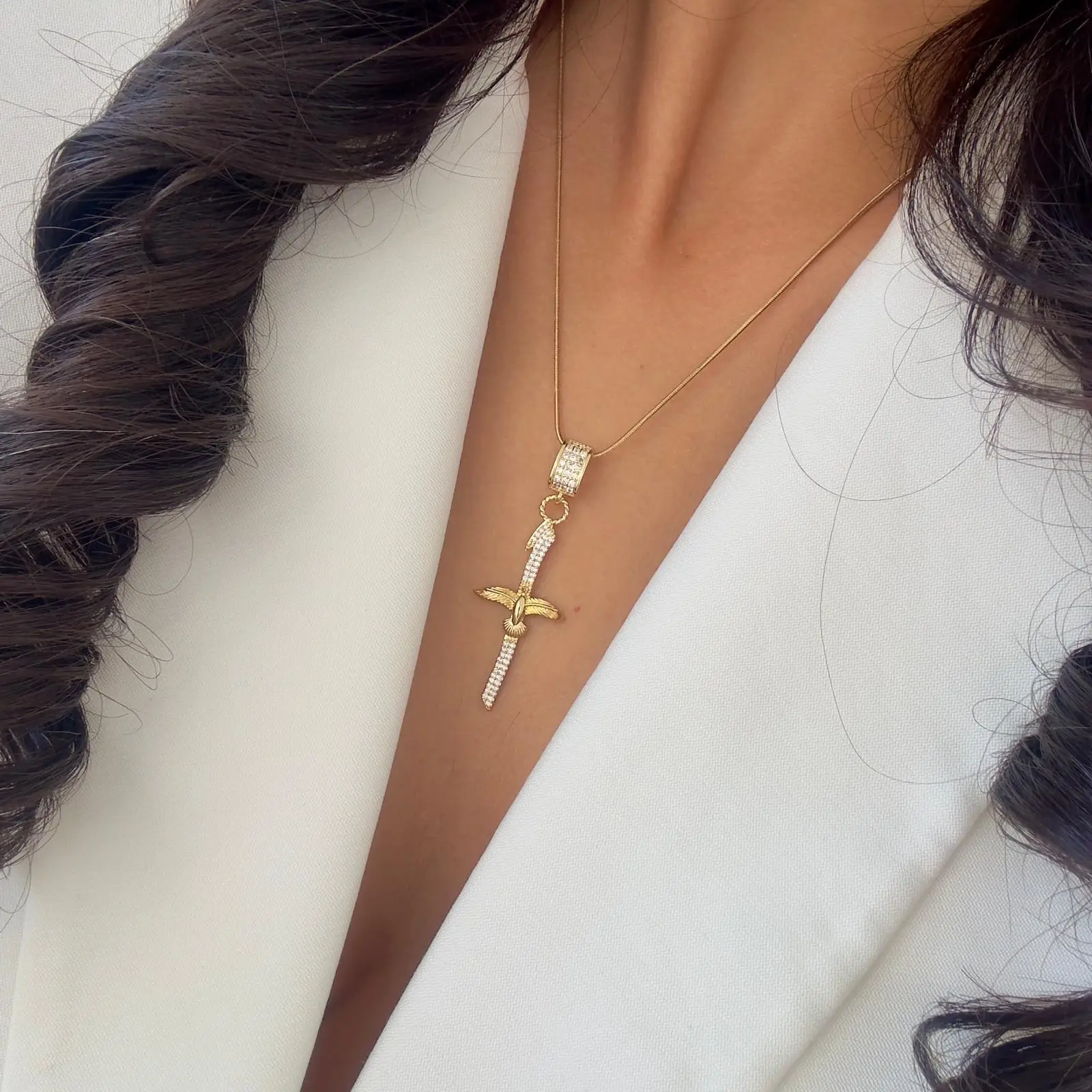 GY0127 Gold Taş Detay Elif Kolye