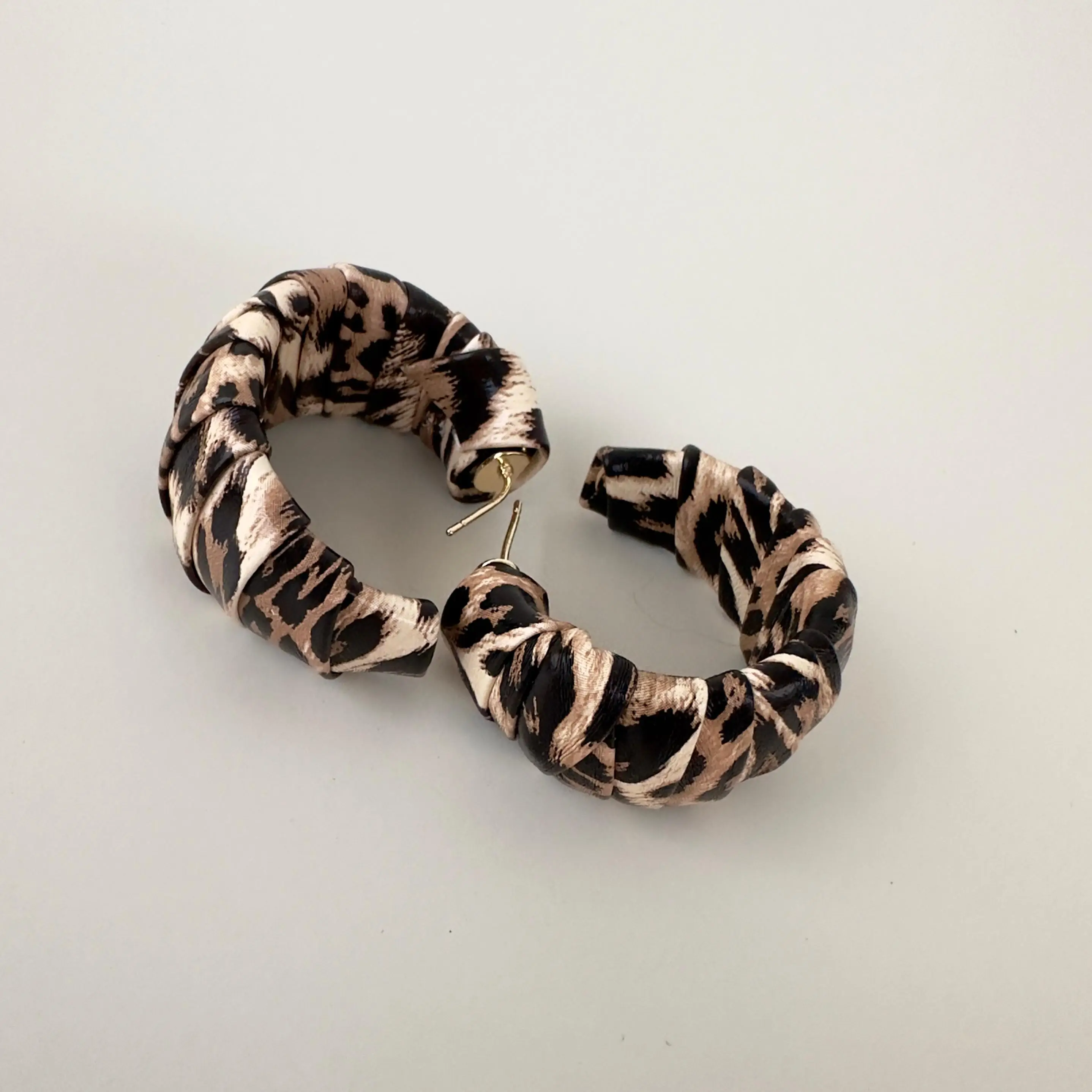 GY0213 Kalın Halka Leopar Küpe