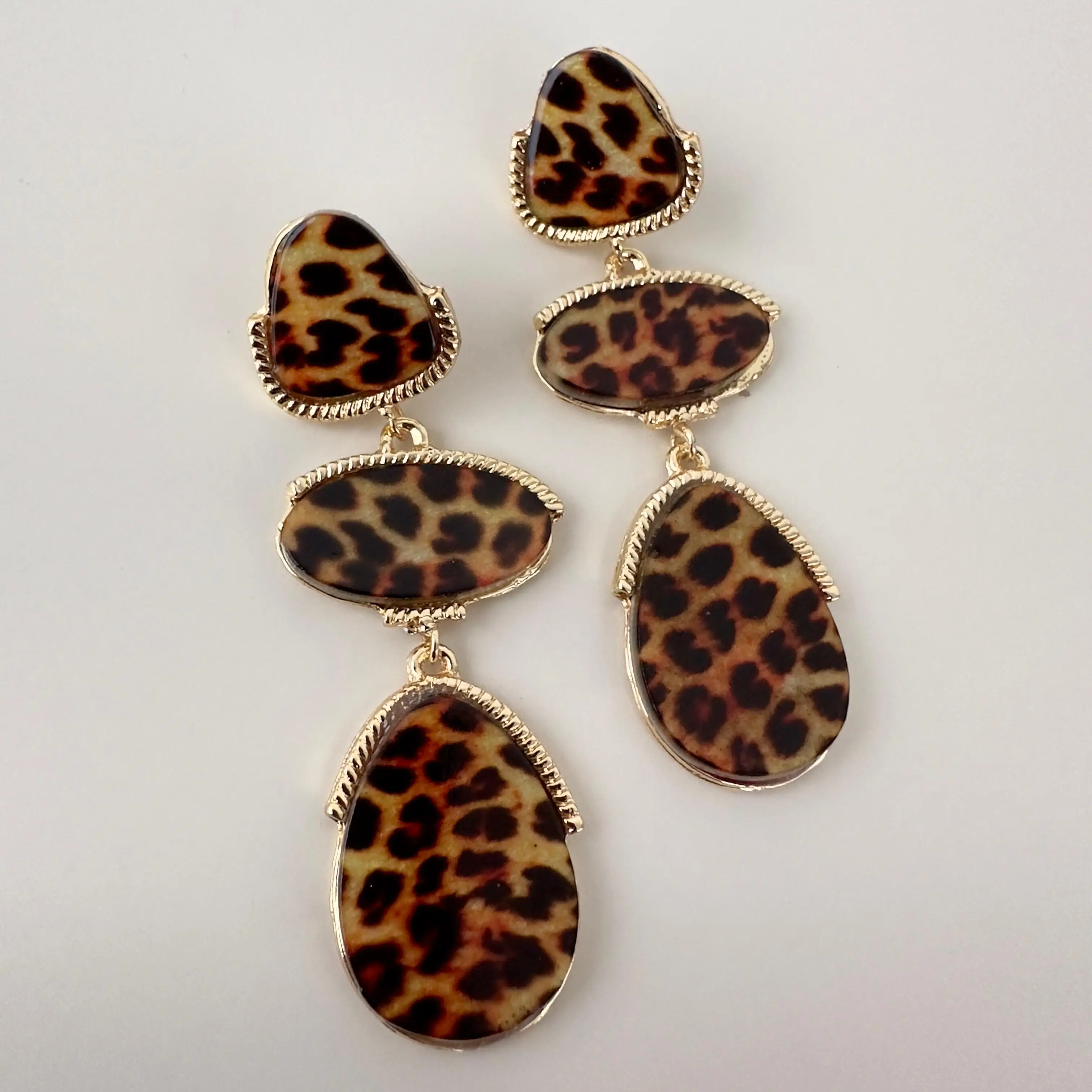 GY0218 Sallantılı Leopar Küpe