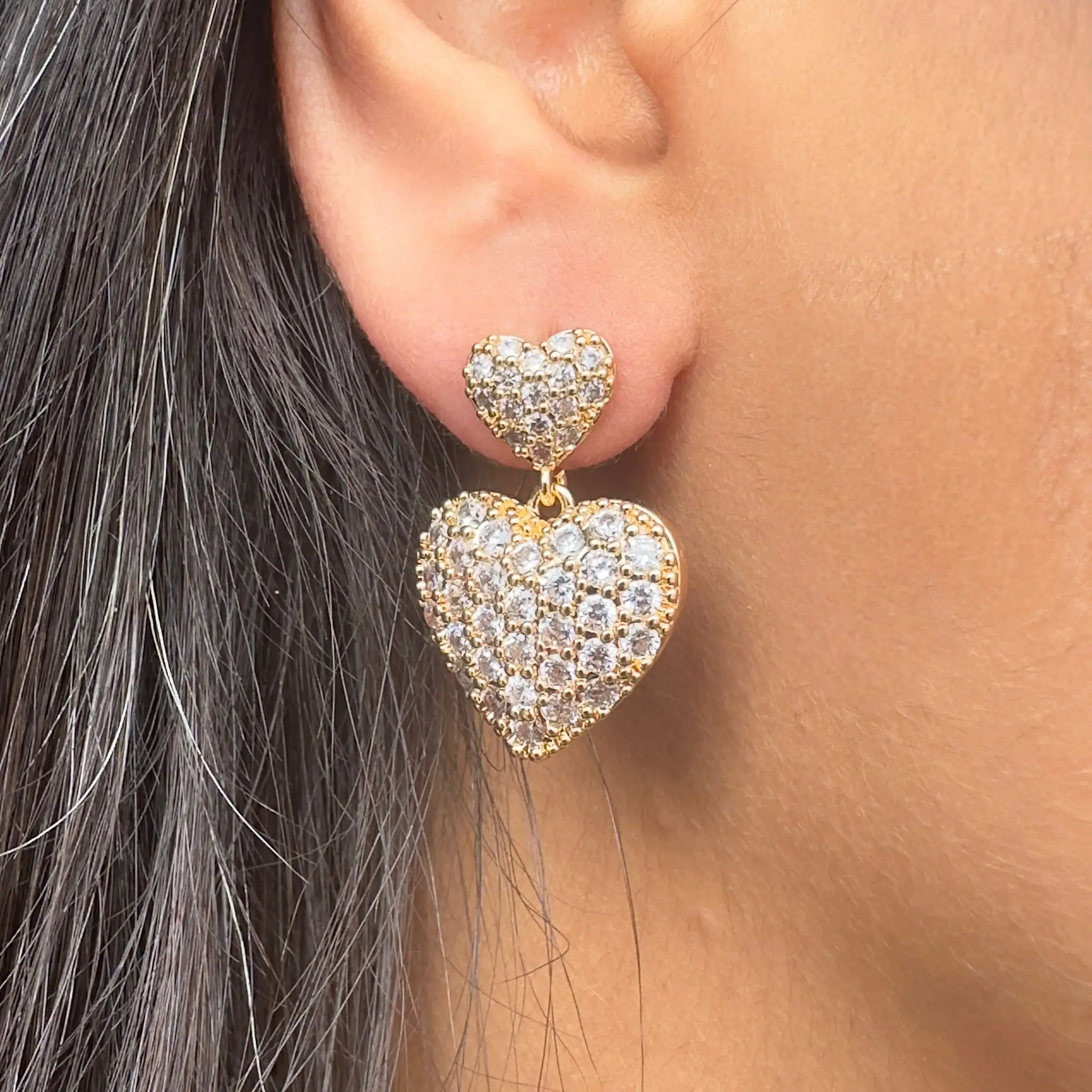 Alt Alta Taş İşlemeli Kalp Küpe