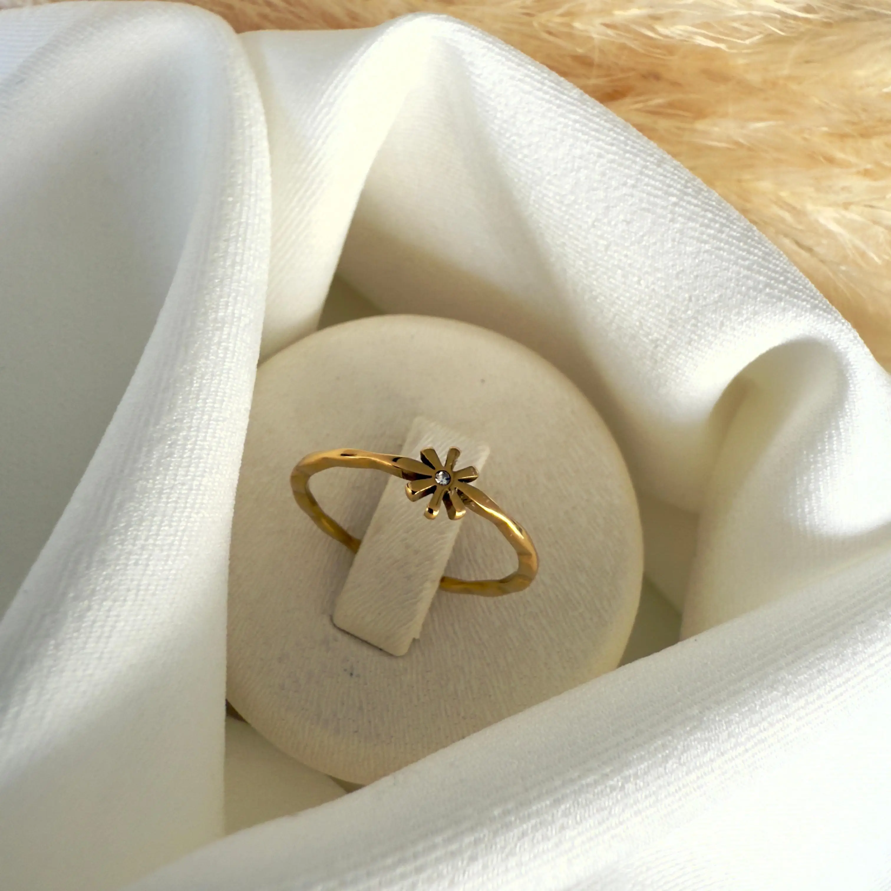 GY0094 Gold Çiçek Yüzük