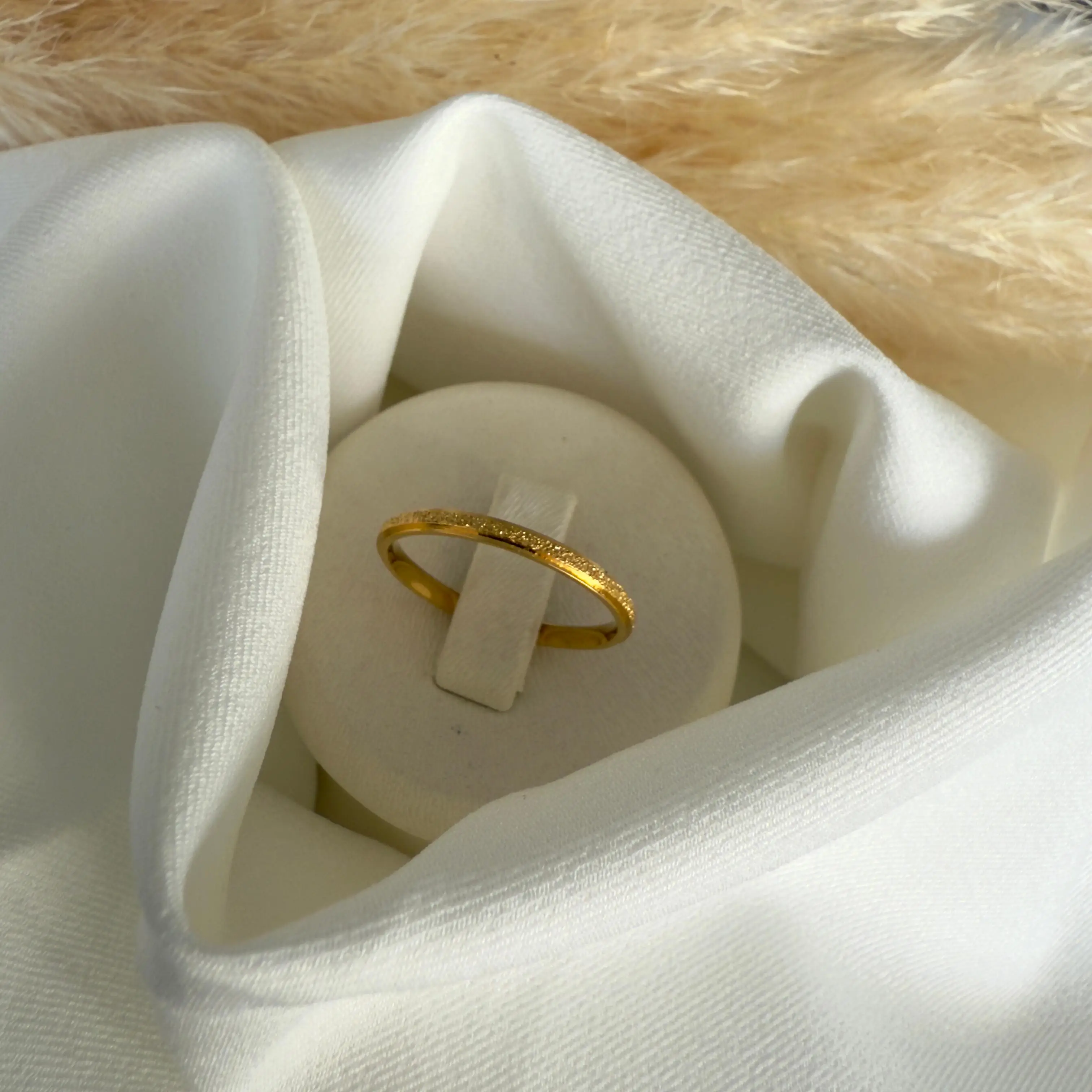 GY0108 Gold İnce Parıltılı Yüzük